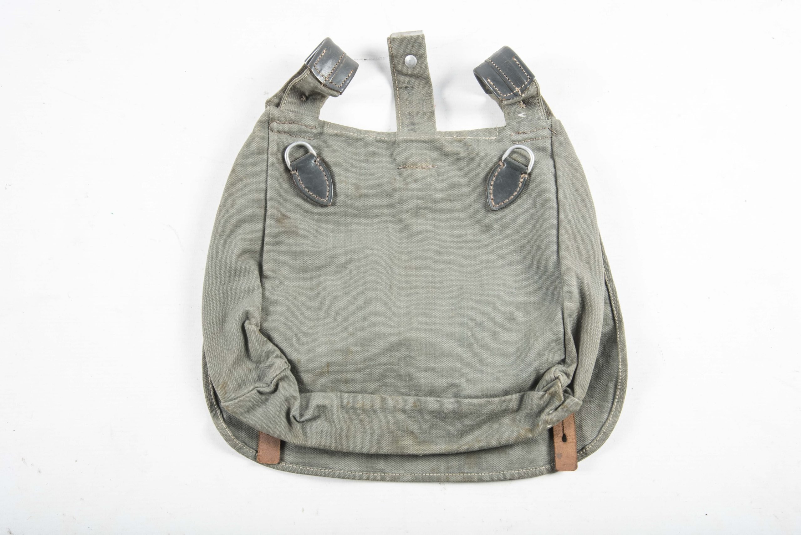 Unissued pre war Heer M31 breadbag marked Albin Scholle, Zeitz 1935 — image 3