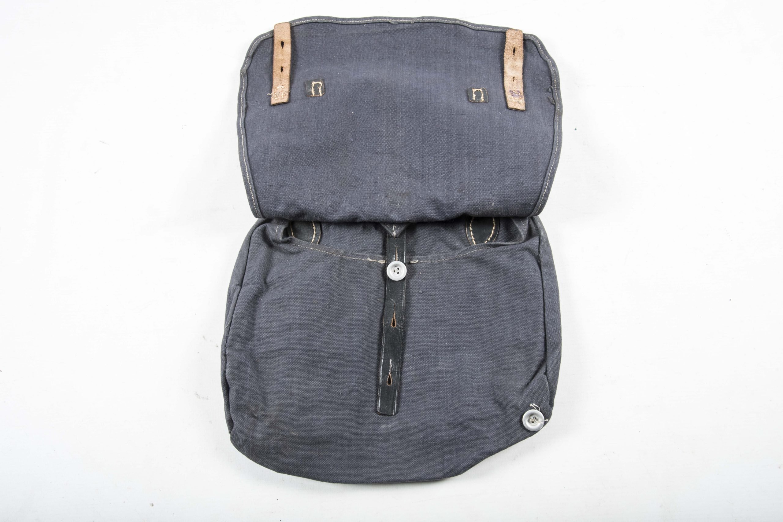 Unissued early Luftwaffe issue M31 breadbag — image 4