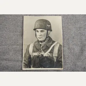 Large Fallschirmjäger portrait