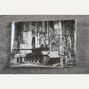 Press Photo; Köln cathedral Panther