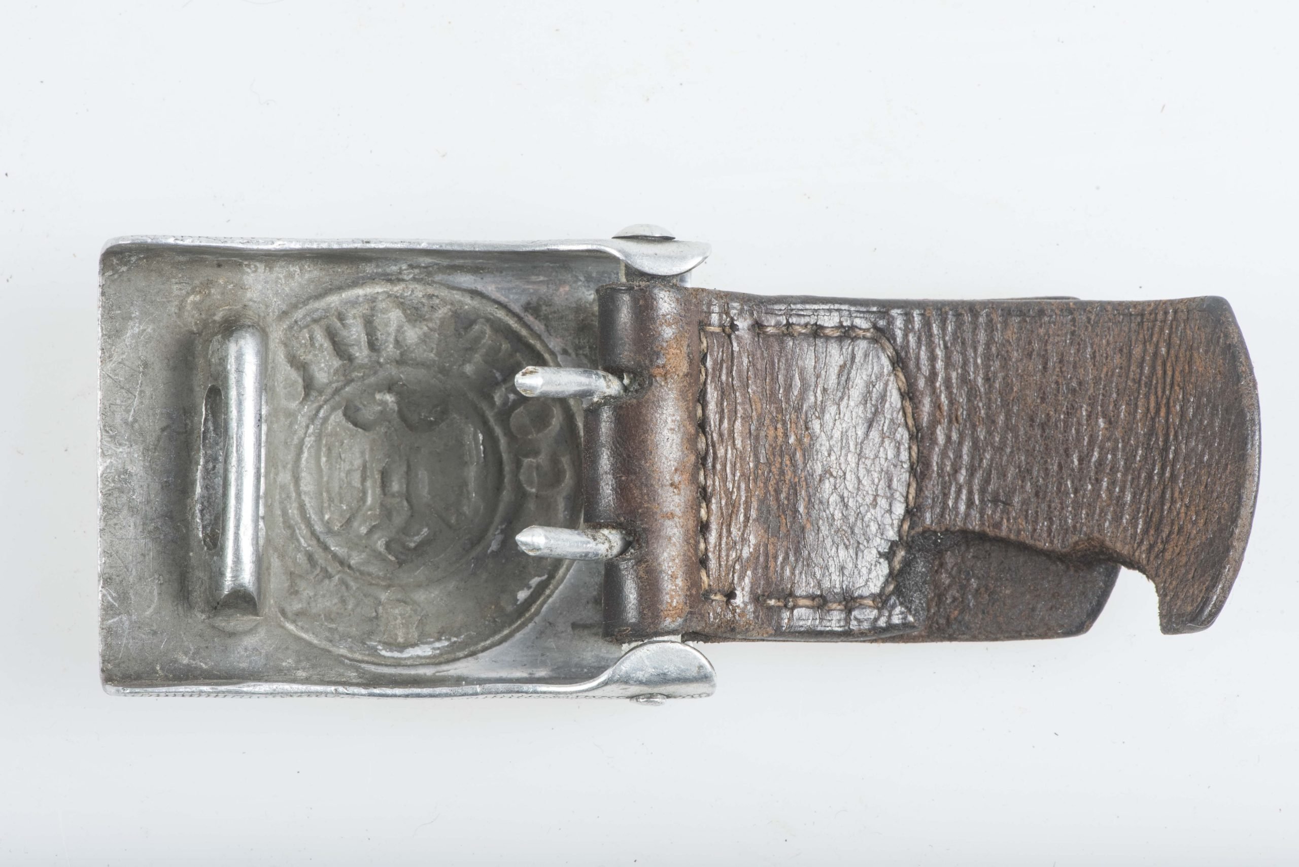 Tabbed aluminium belt buckle marked Dransfeld 1938 3./J.R.37 — image 4