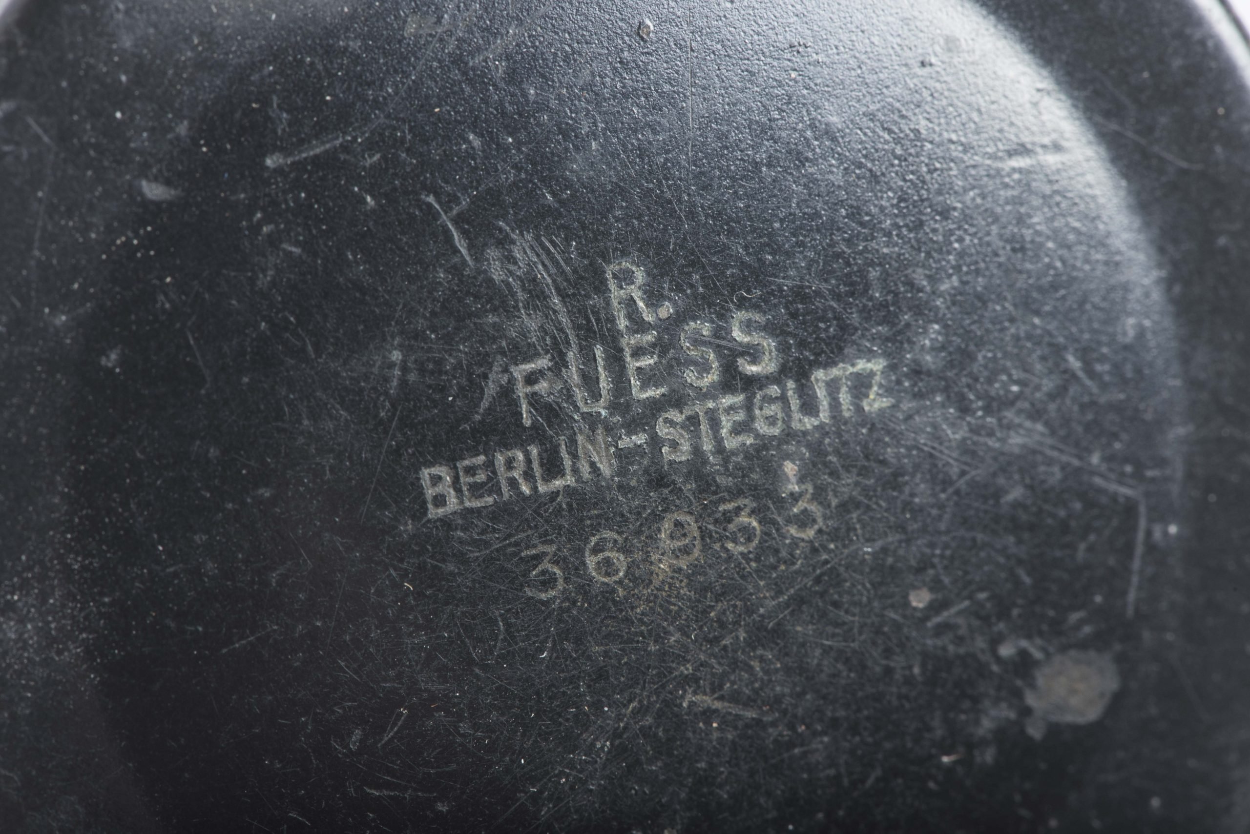 Early marching compass marked R. Fuess, Berlin-Steglitz — image 3