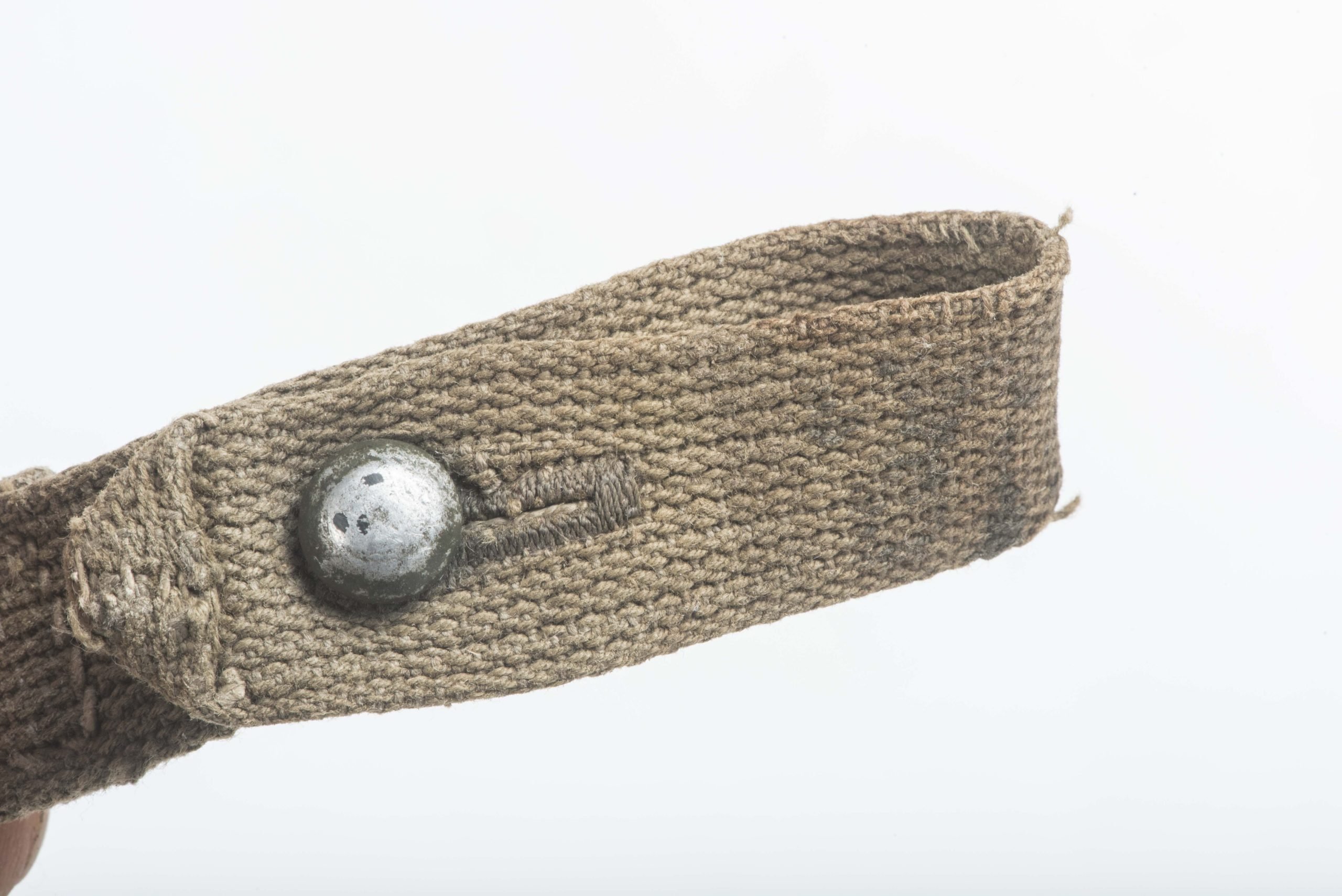 Short gasmask canister strap — image 4