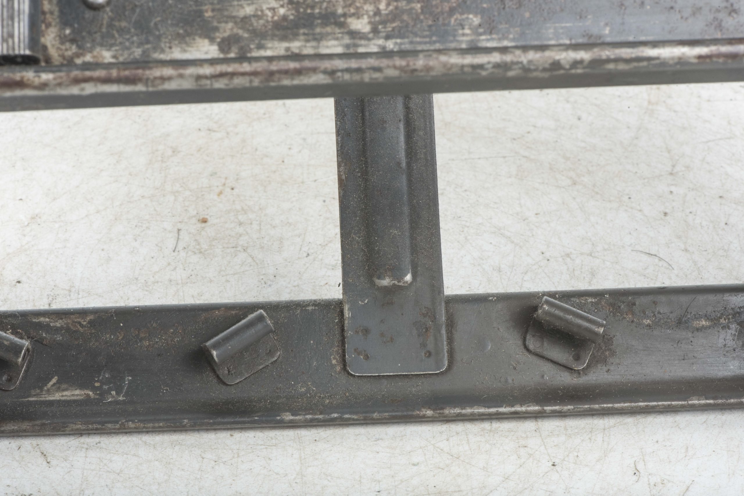 MG34 u. MG42 drum carrier marked 959 43 in factory two tone camouflage — image 14