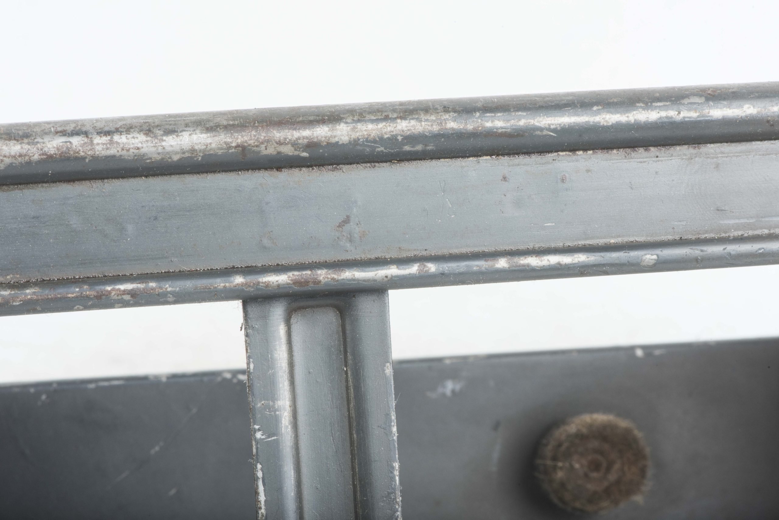 MG34 u. MG42 drum carrier marked 959 43 in factory two tone camouflage — image 17