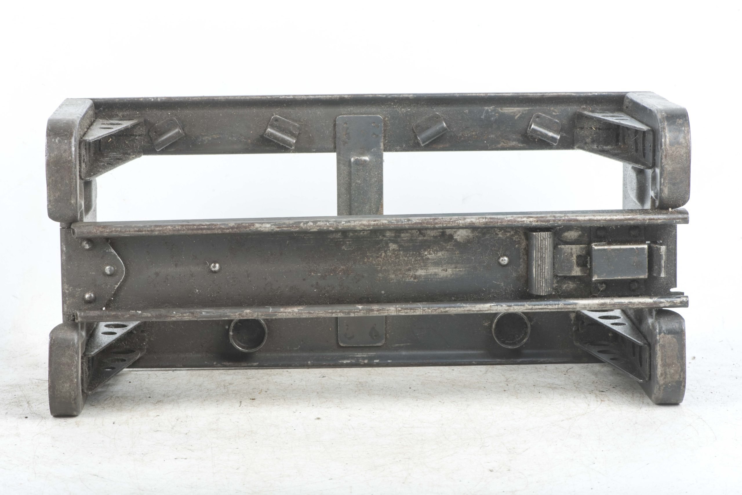 MG34 u. MG42 drum carrier marked 959 43 in factory two tone camouflage — image 2