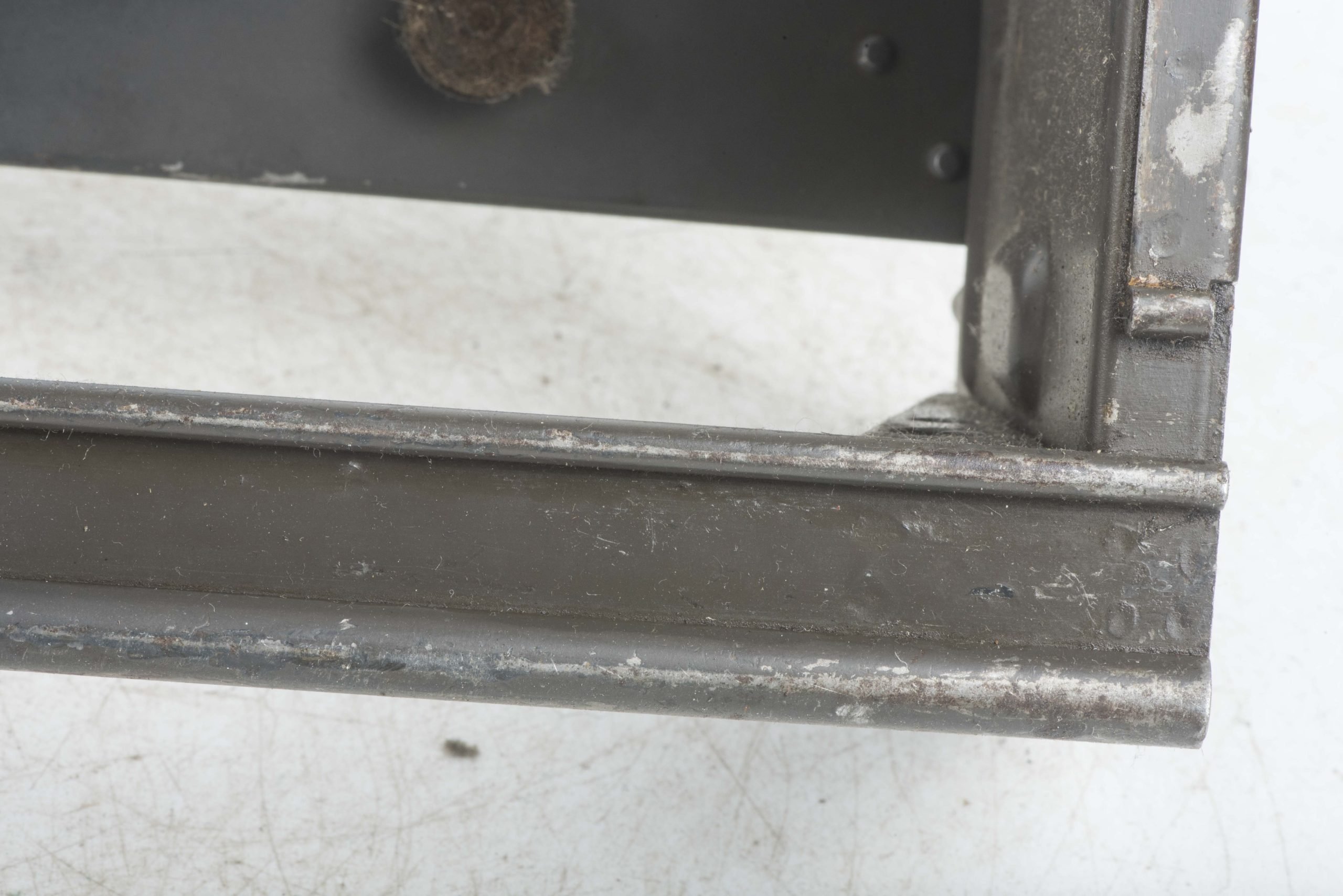 MG34 u. MG42 drum carrier marked 959 43 in factory two tone camouflage — image 19