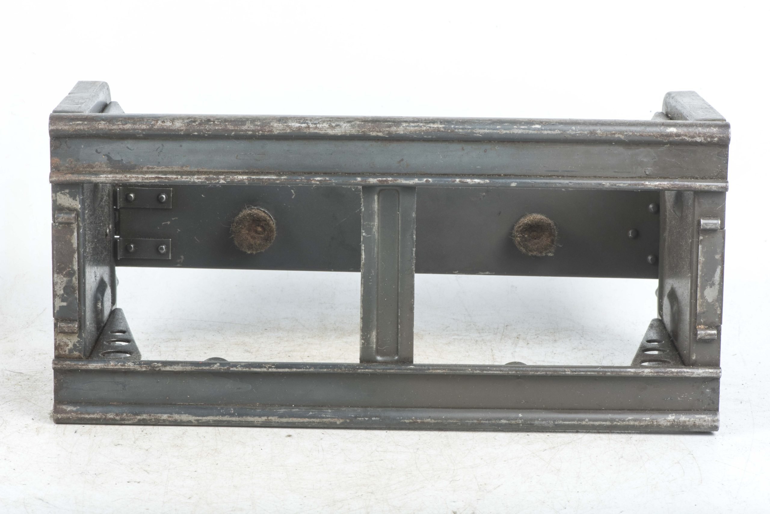 MG34 u. MG42 drum carrier marked 959 43 in factory two tone camouflage — image 4