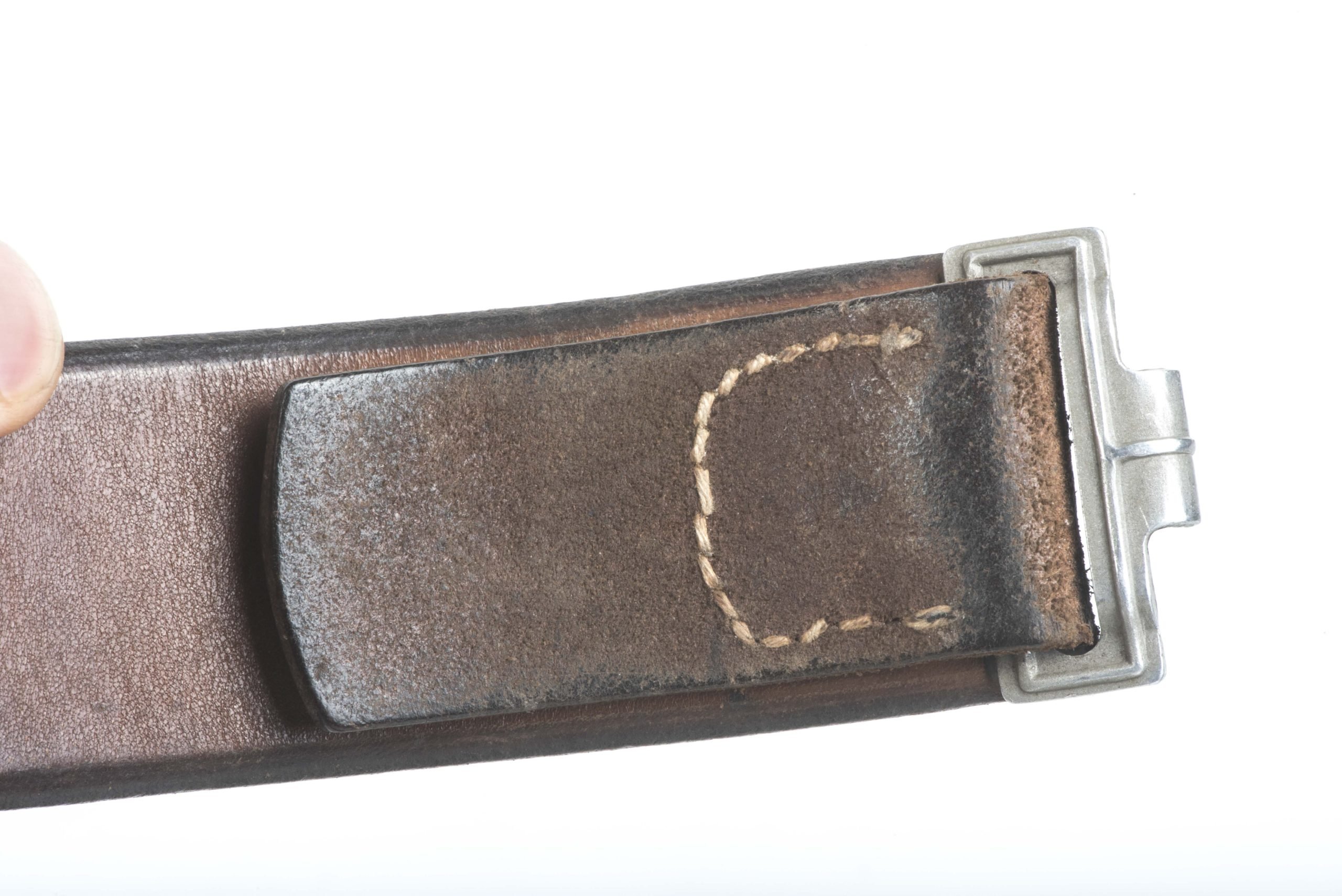 Leather EM / NCO equipment belt marked Carl vom Feld, Solingen-Wald 1938 — image 4
