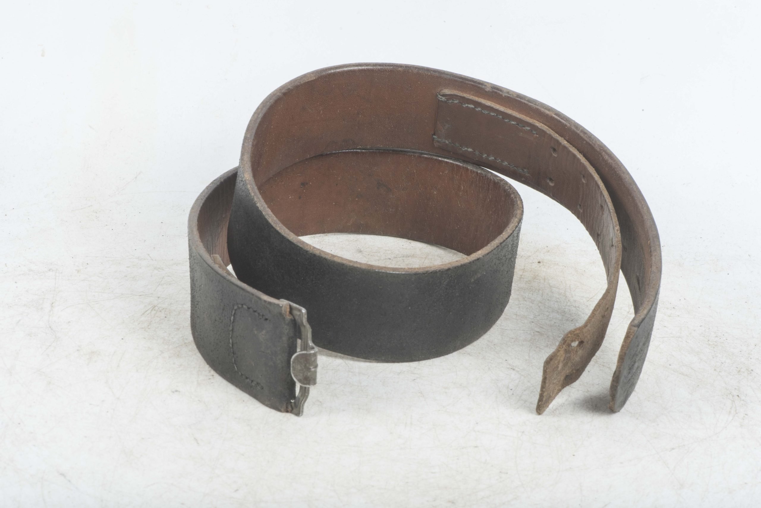 Leather EM / NCO equipment belt marked Ernst Köhn Solingen — image 3