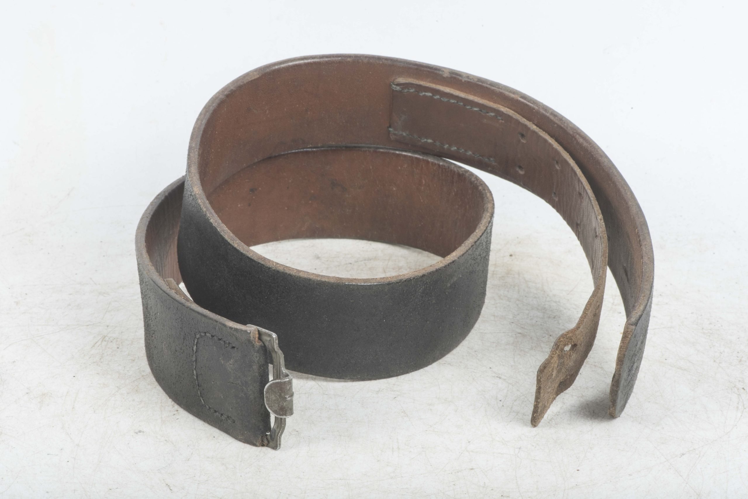 Leather EM / NCO equipment belt marked Ernst Köhn Solingen — image 4