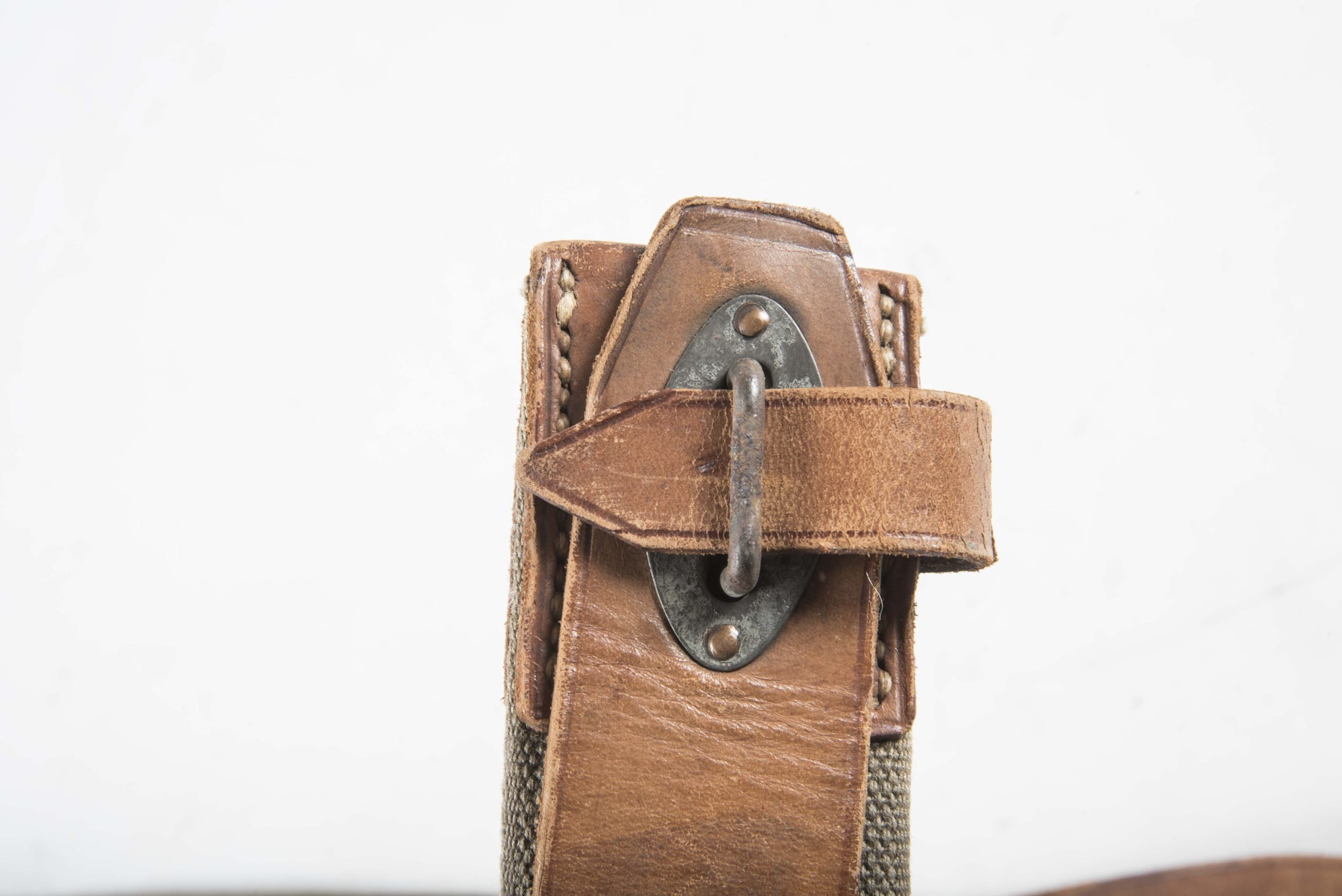 MG13 magazine pouch carrying strap marked Carl Kuntze 1935 — image 3