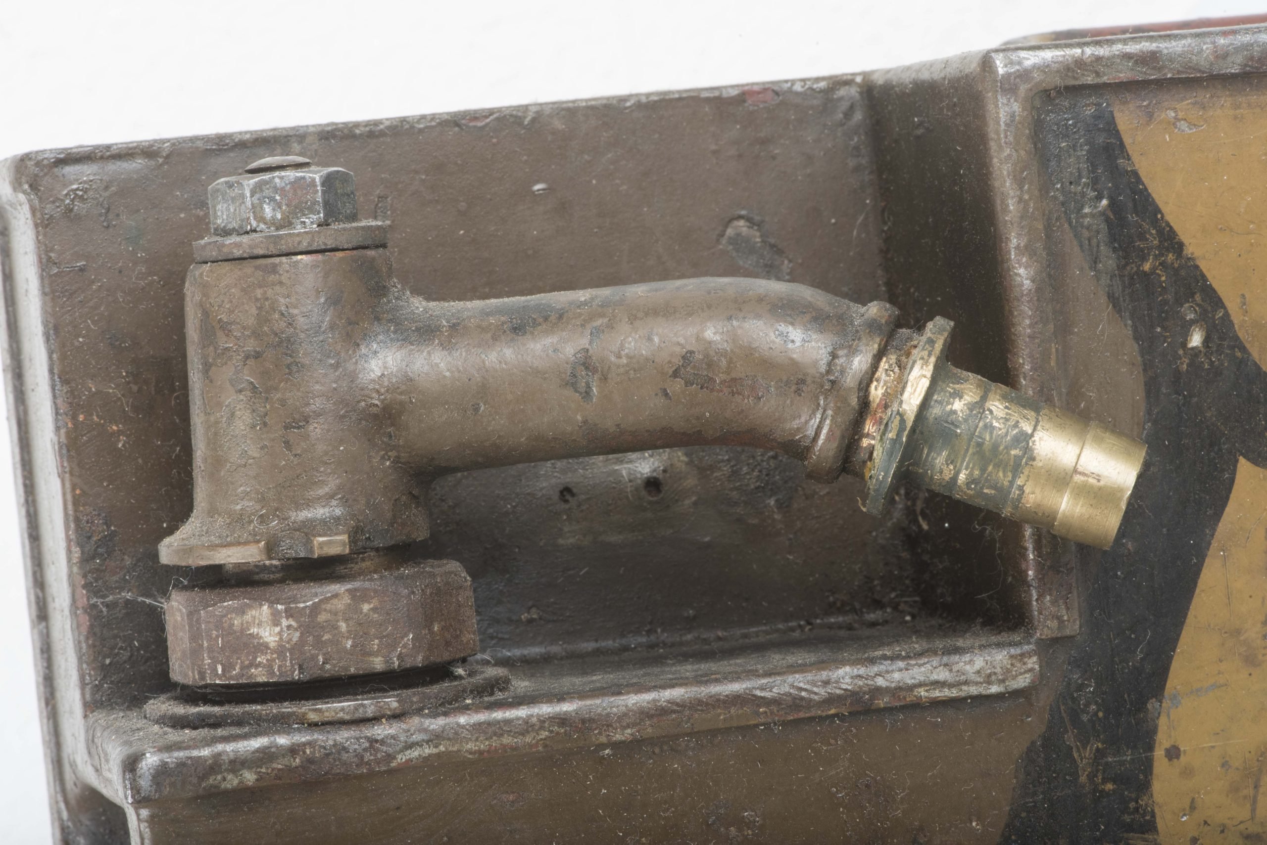 MG08/15 cooling water condensation can in three-tone camouflage — image 11