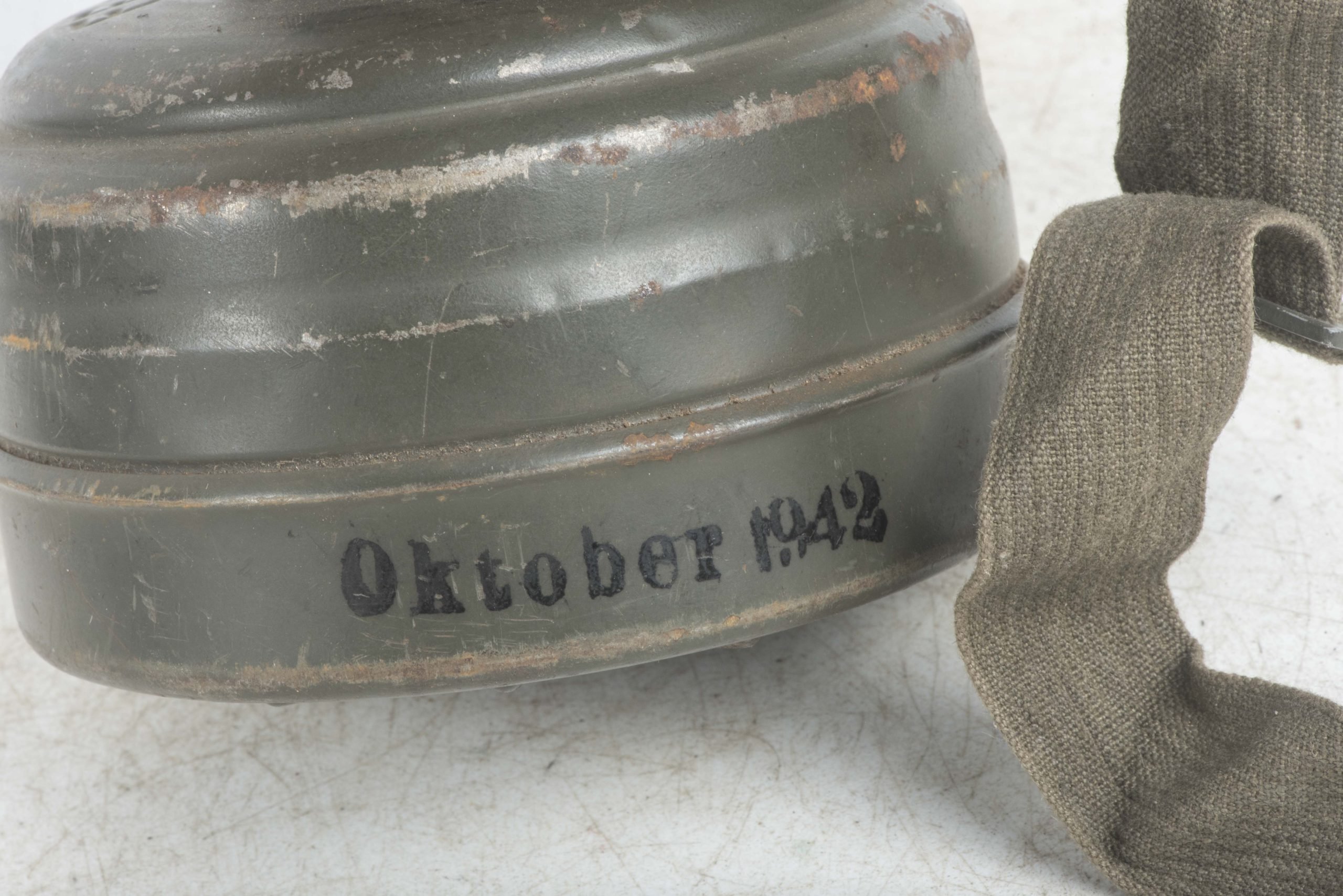 M38 gasmask marked bwz size 2 — image 3