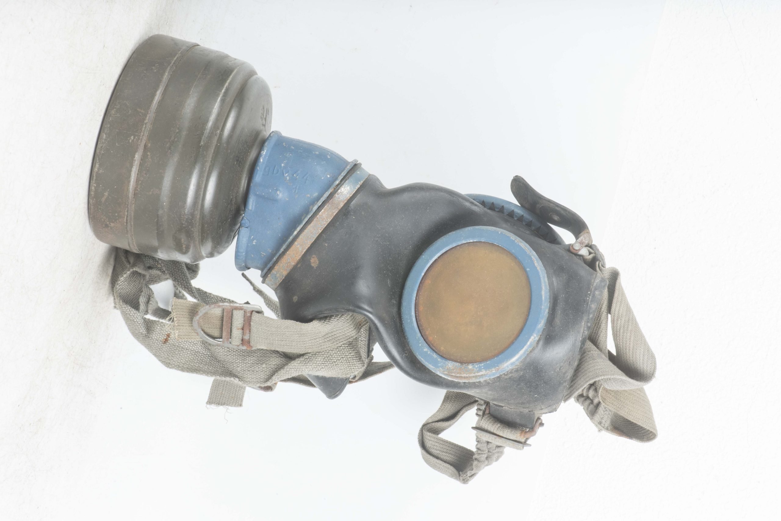 M38 gasmask marked aqd size 2 — image 2