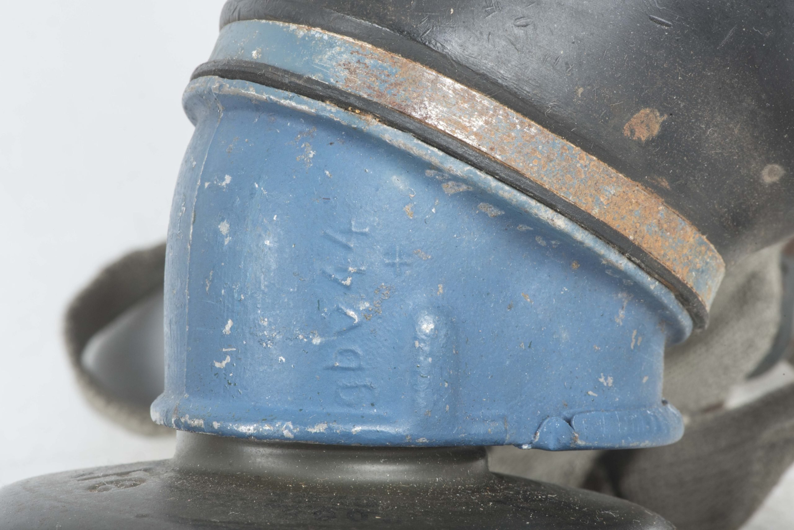 M38 gasmask marked aqd size 2 — image 3