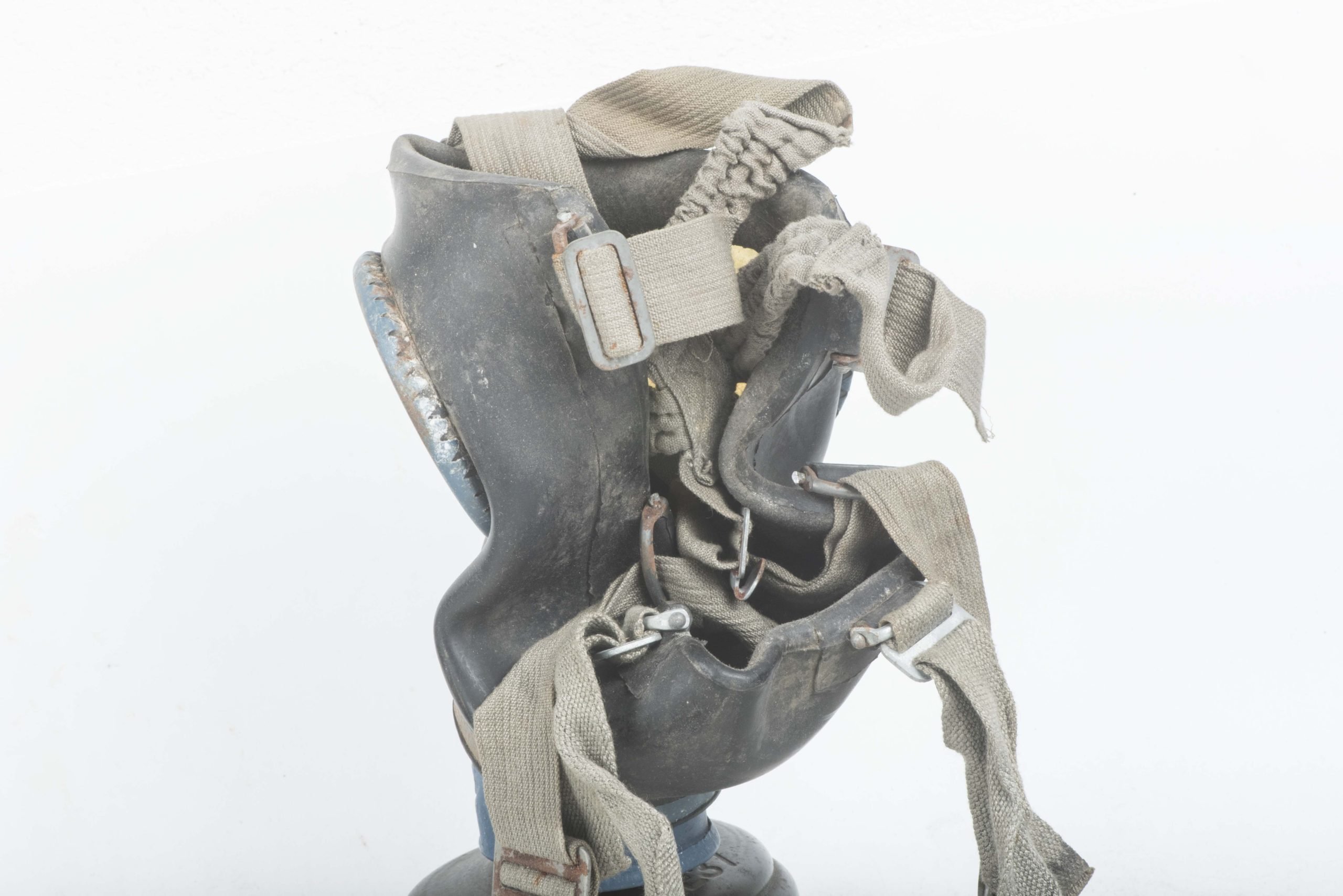 M38 gasmask marked aqd size 2 — image 5