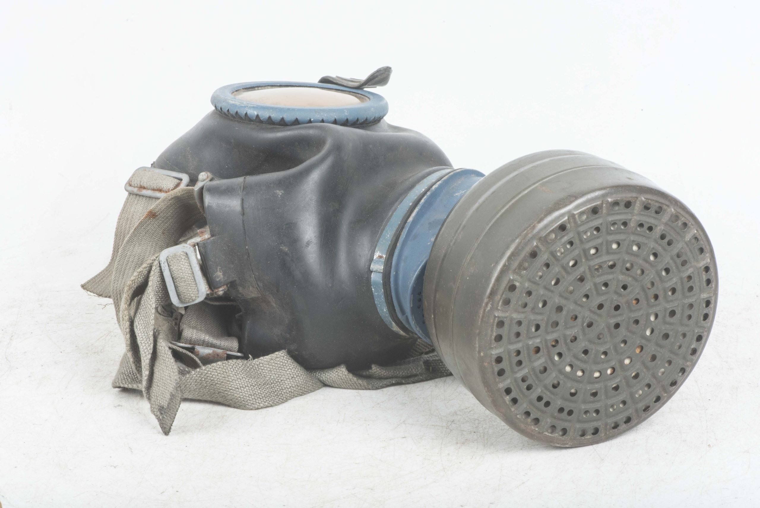 M38 gasmask marked aqd size 2 — image 8
