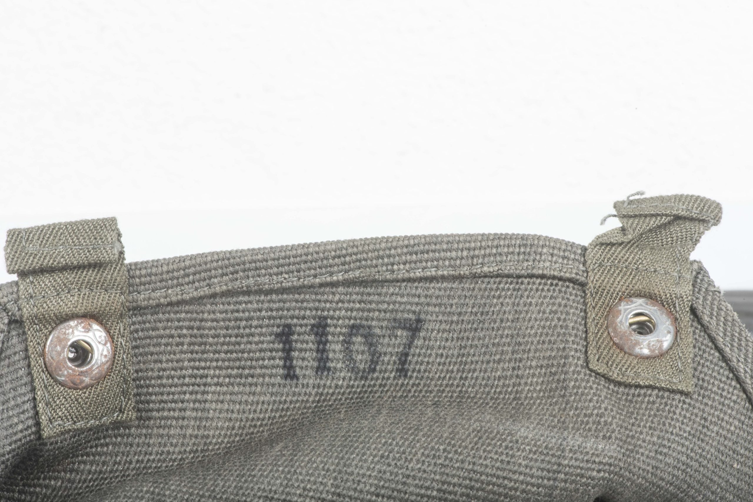 Rubberized gascape with pouch marked bps 1040 – 80 op – — image 6