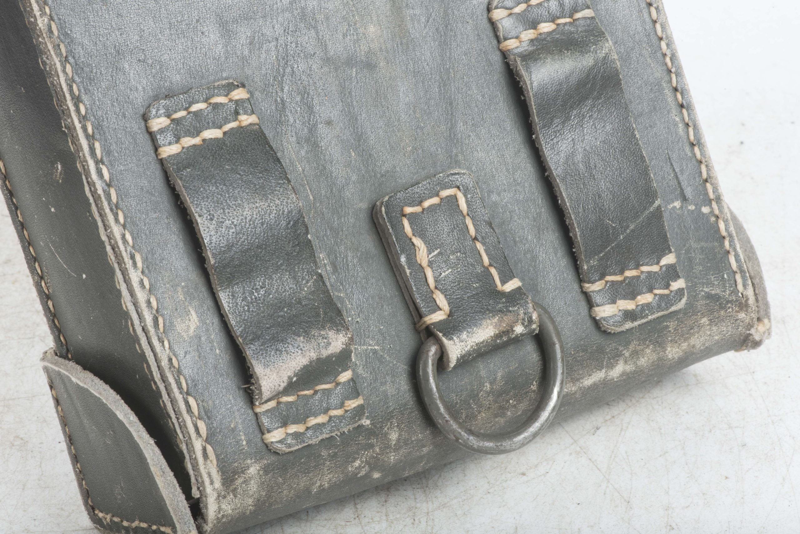 MG34 u. MG42 tool pouch in Italian leather marked bdt 45 — image 5