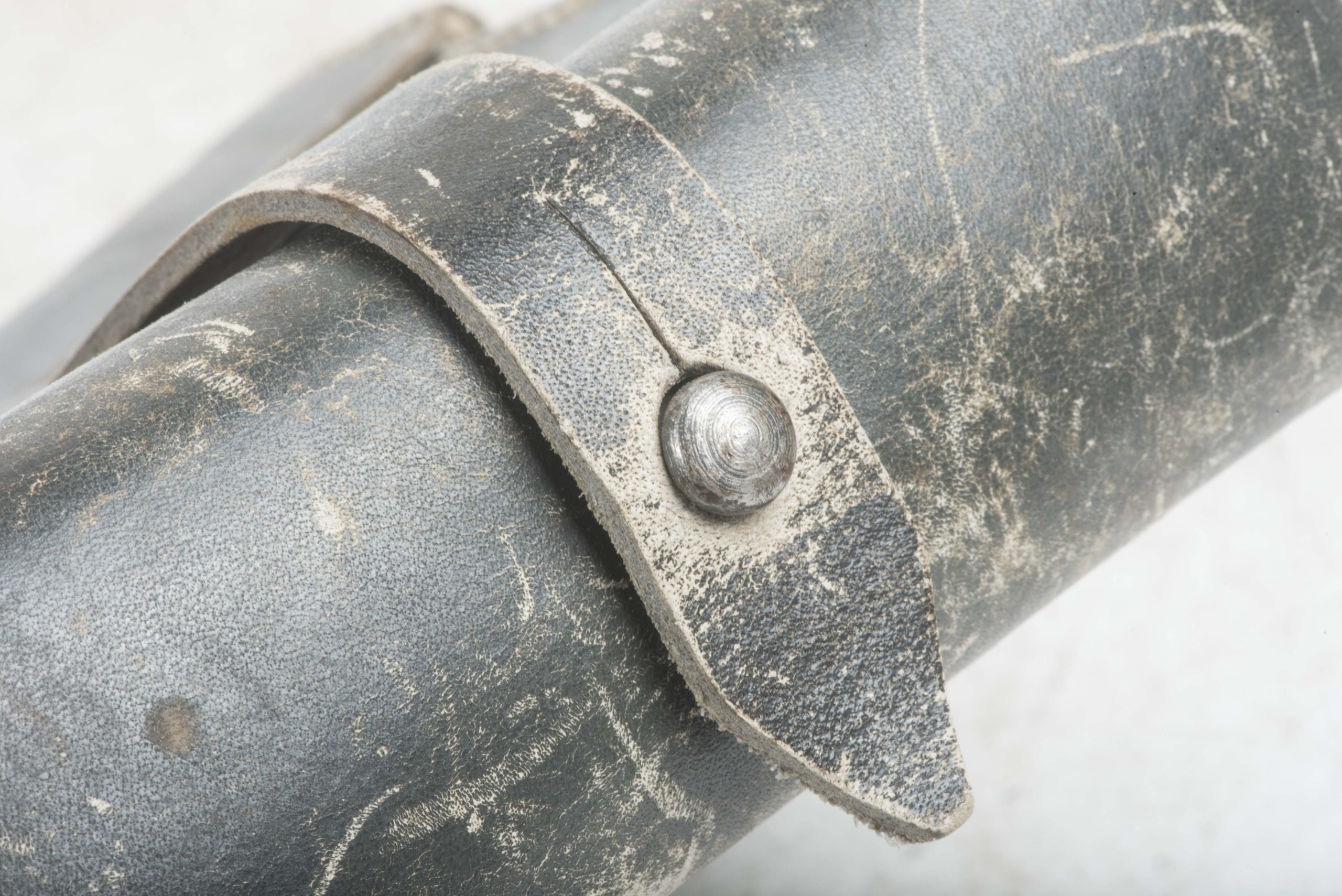 MG34 u. MG42 tool pouch in Italian leather marked bdt 45 — image 6