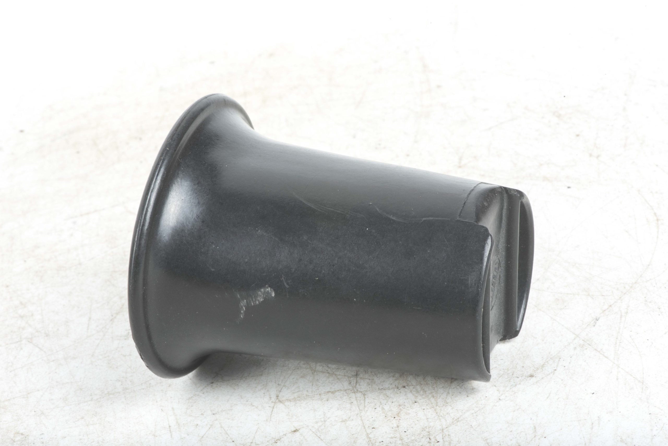 Black bakelite canteen cup marked 32/K 11783E — image 4