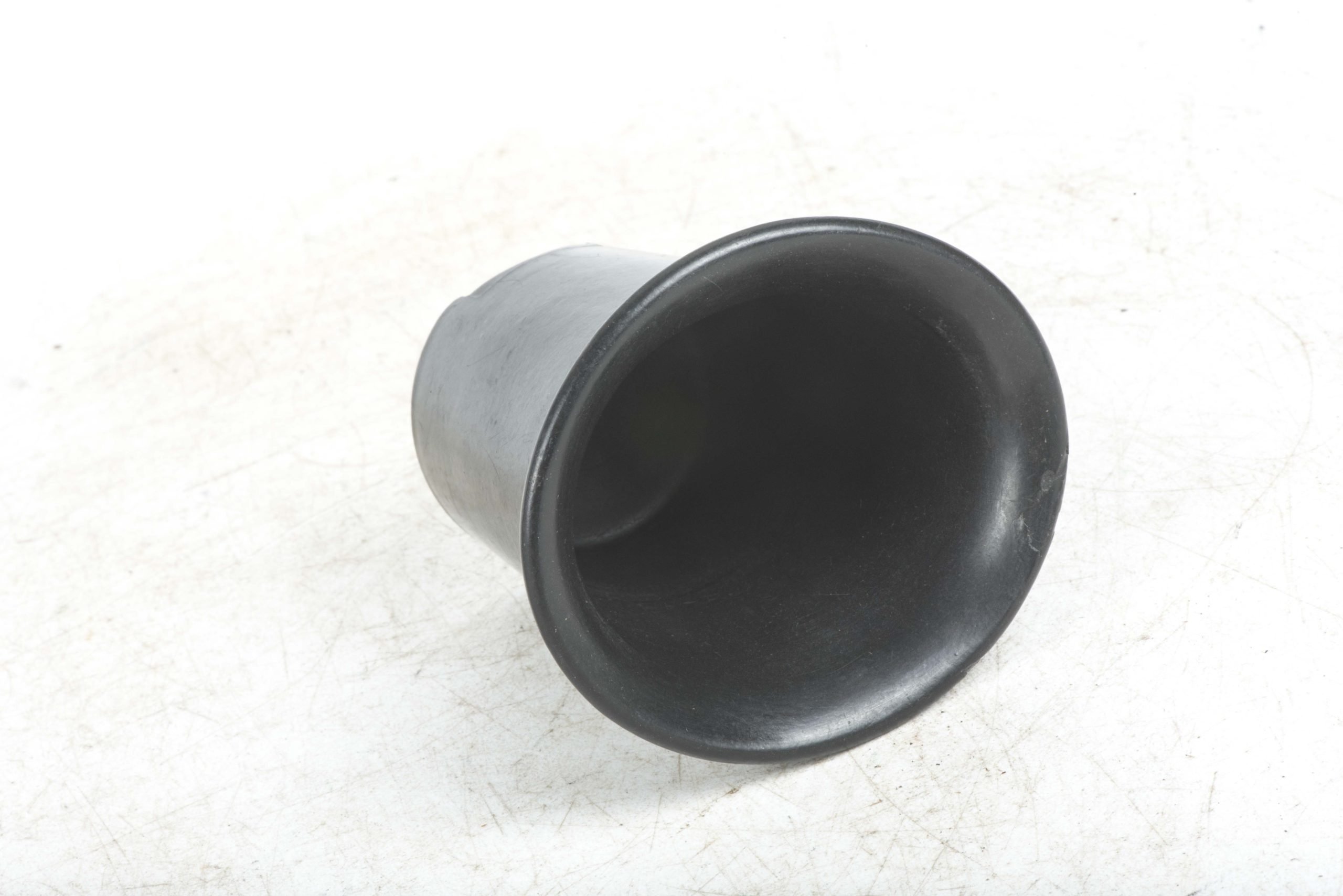 Black bakelite canteen cup marked 32/K 11783E — image 5