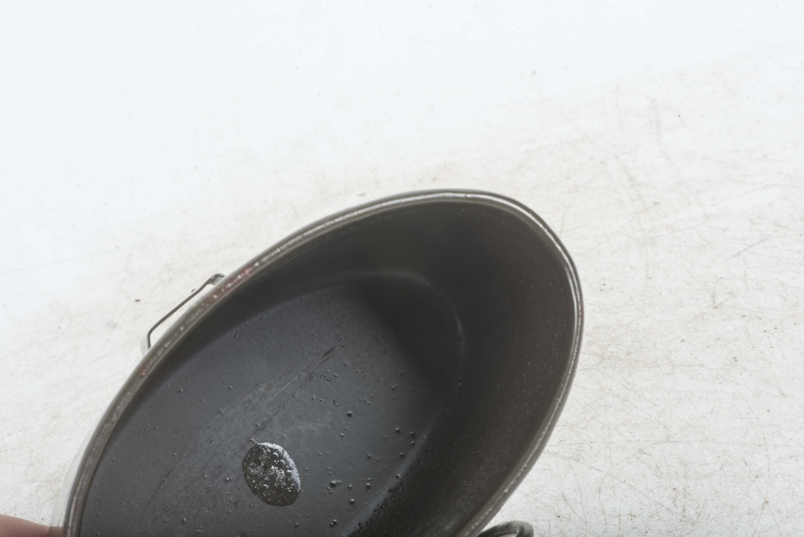 Rare M42 canteen marked RBNr. 0/0571/0118 with gabardine cover and riveted straps — image 10