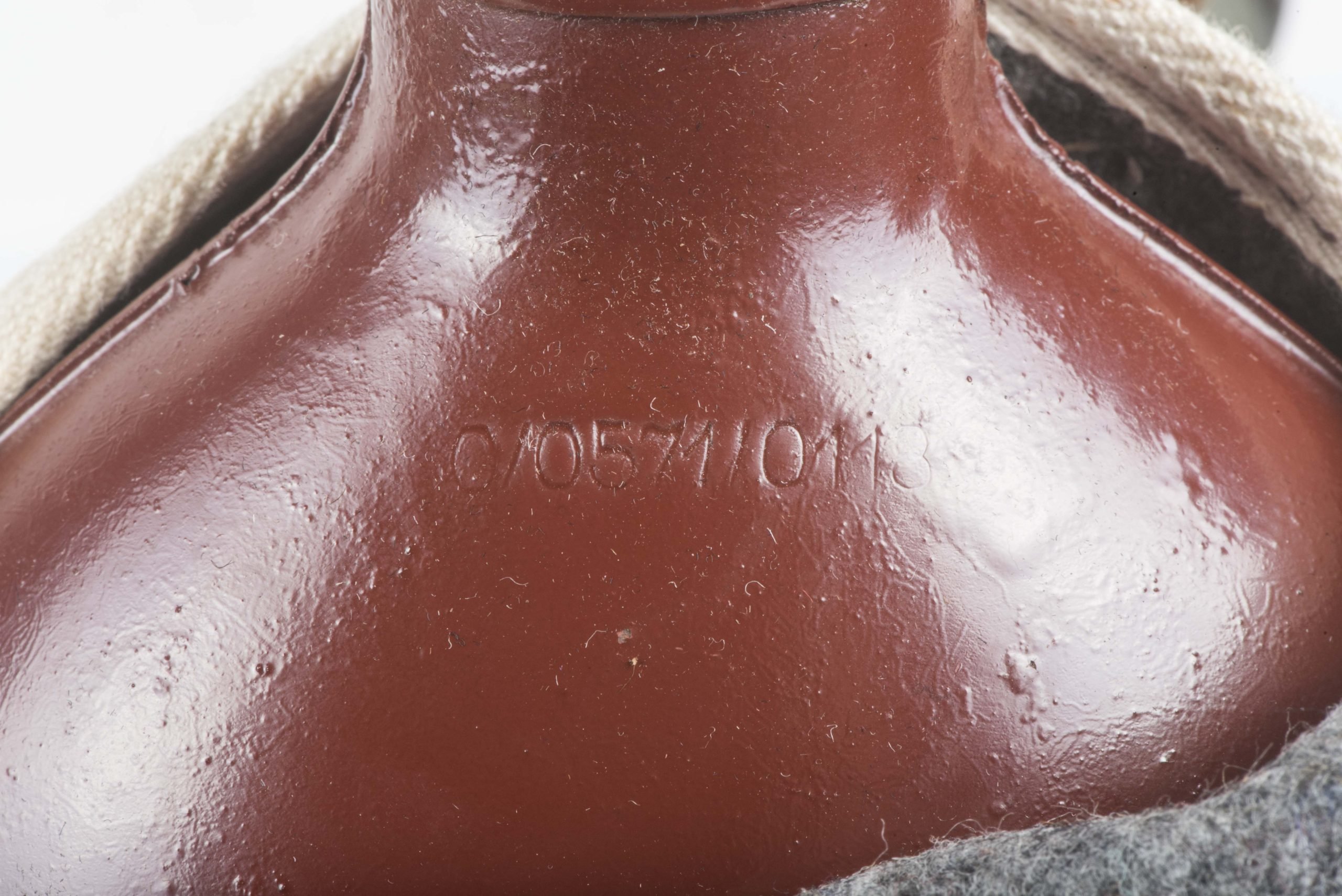 Rare M42 canteen marked RBNr. 0/0571/0118 with gabardine cover and riveted straps — image 15