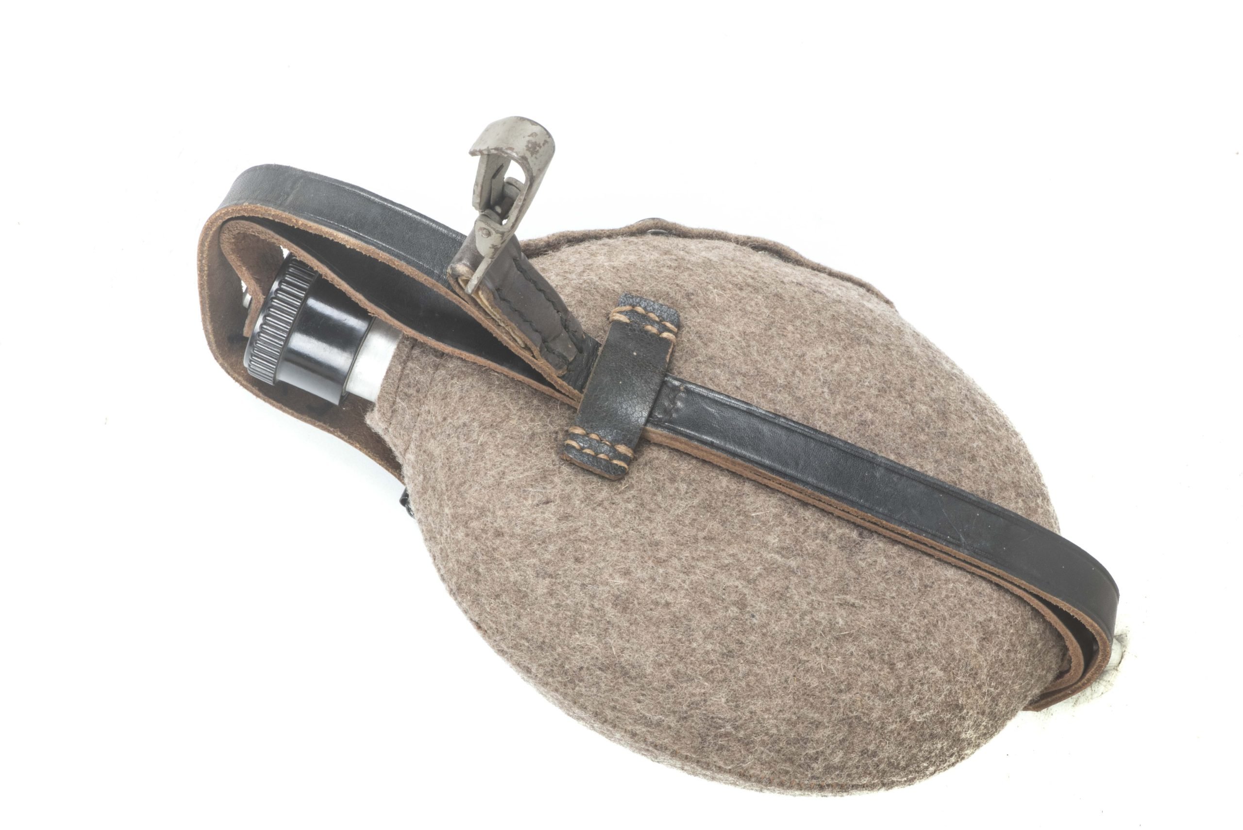 M31 canteen marked MKK 40 — image 2