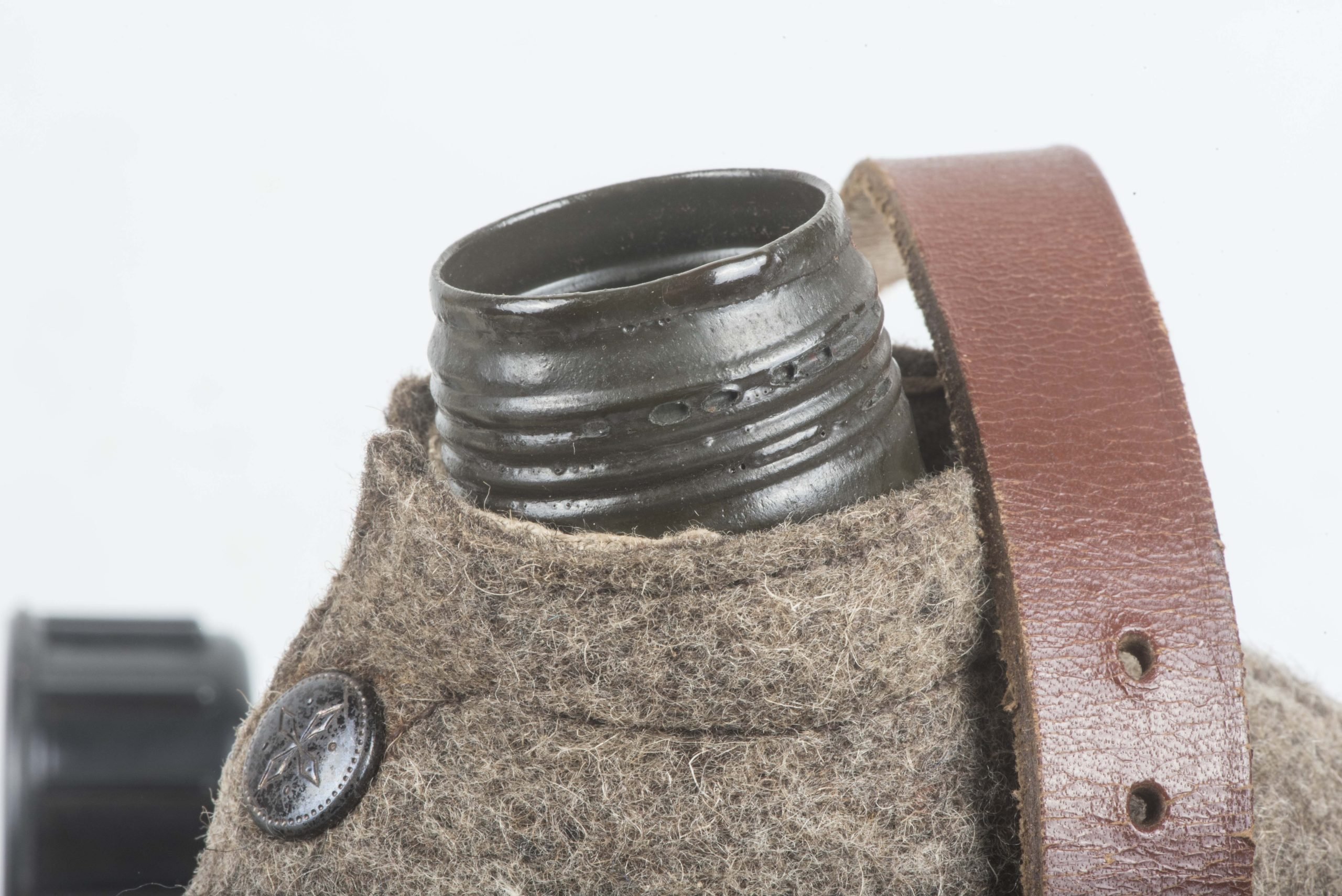 M42 canteen marked SMM 45 — image 11