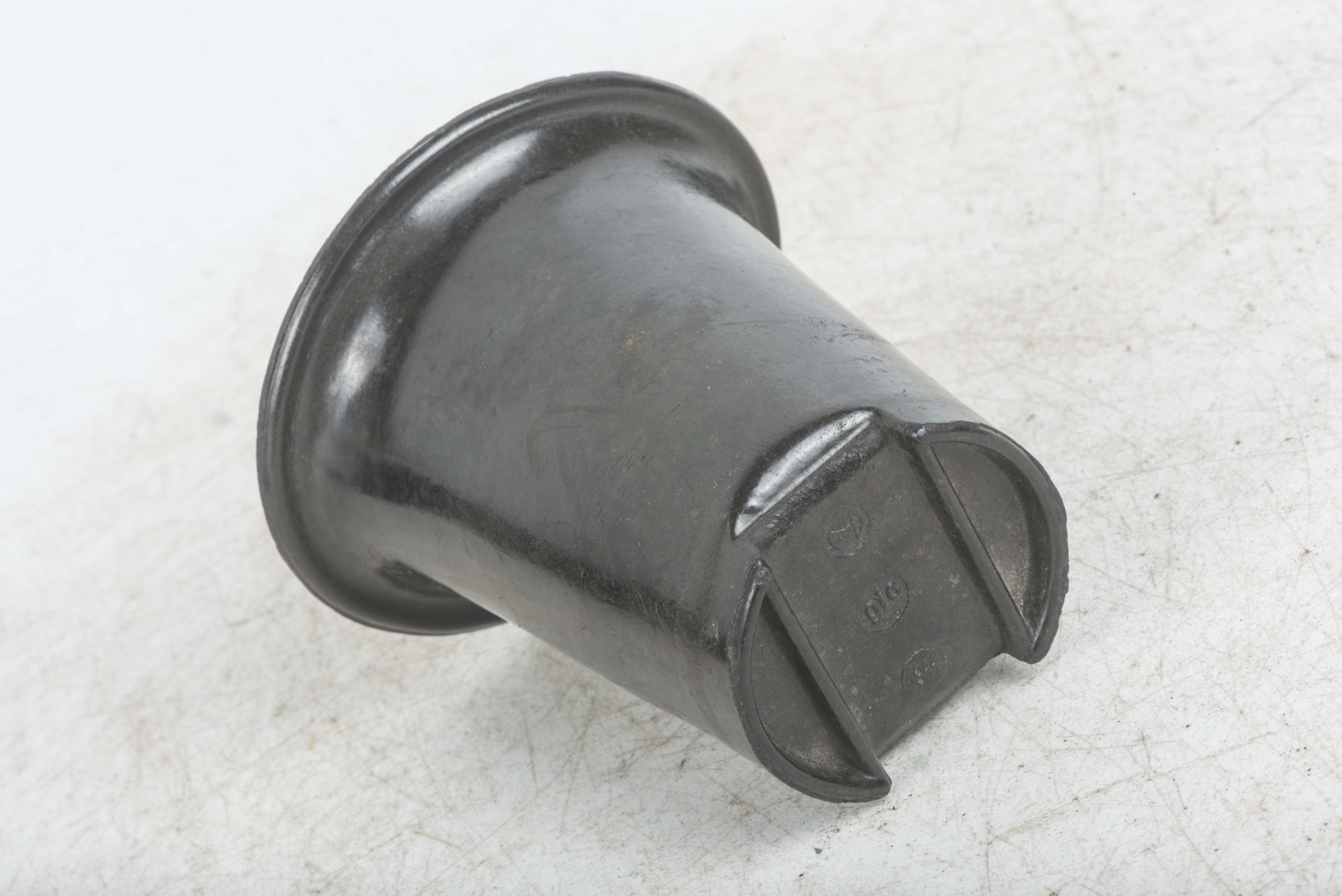 M31 tropical Labeflasche marked VAL 43 — image 6