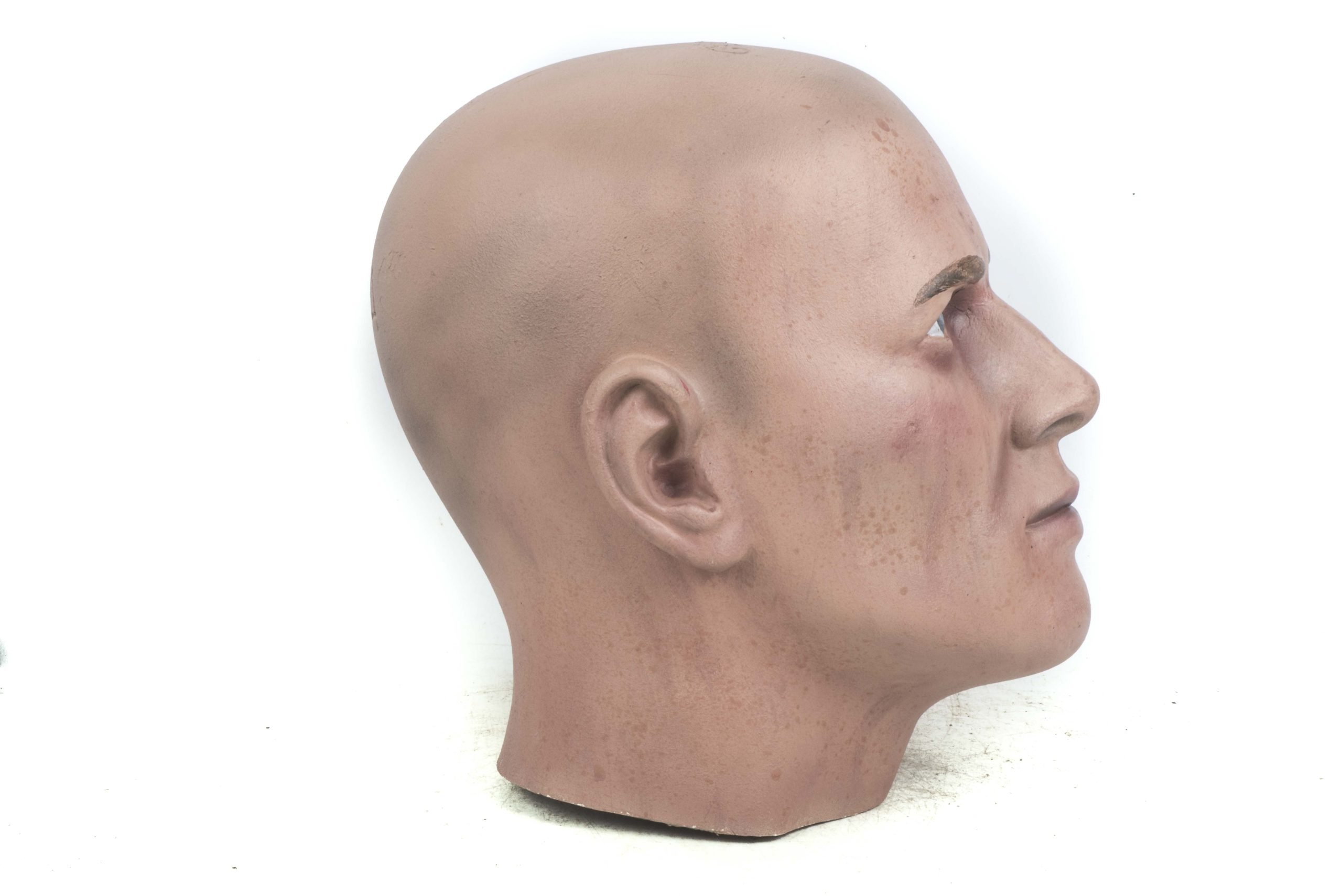 Handpainted mannequin head — image 3