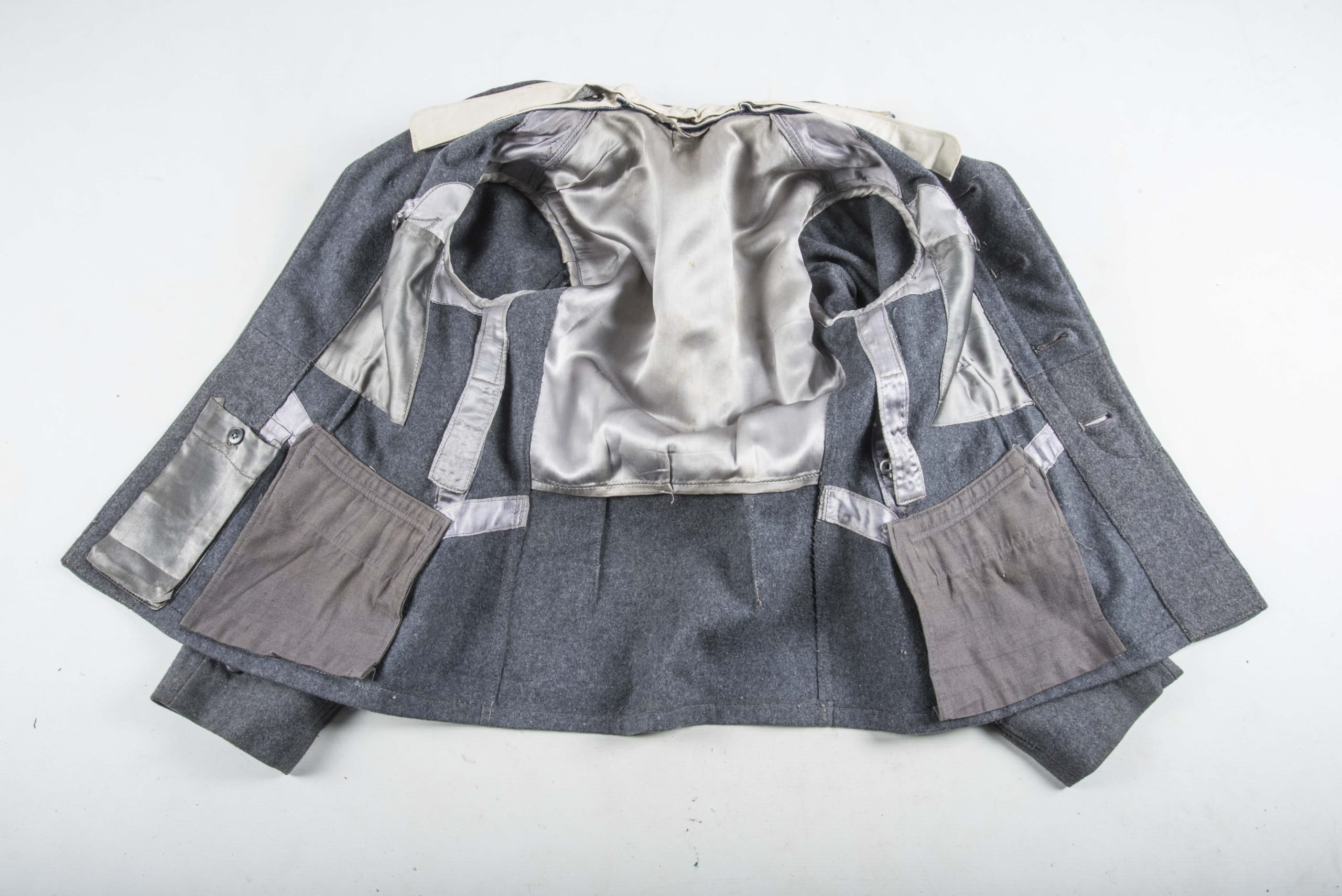 Luftwaffe Fliegerbluse for a Oberfeldwebel der Flieger or Fallschirmjäger — image 14