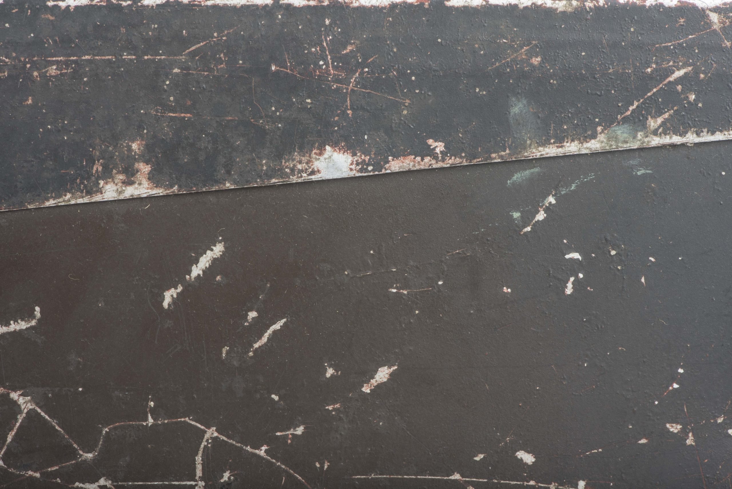 Aluminium MG34 u. MG42 ammunition case in factory two tone camouflage — image 3