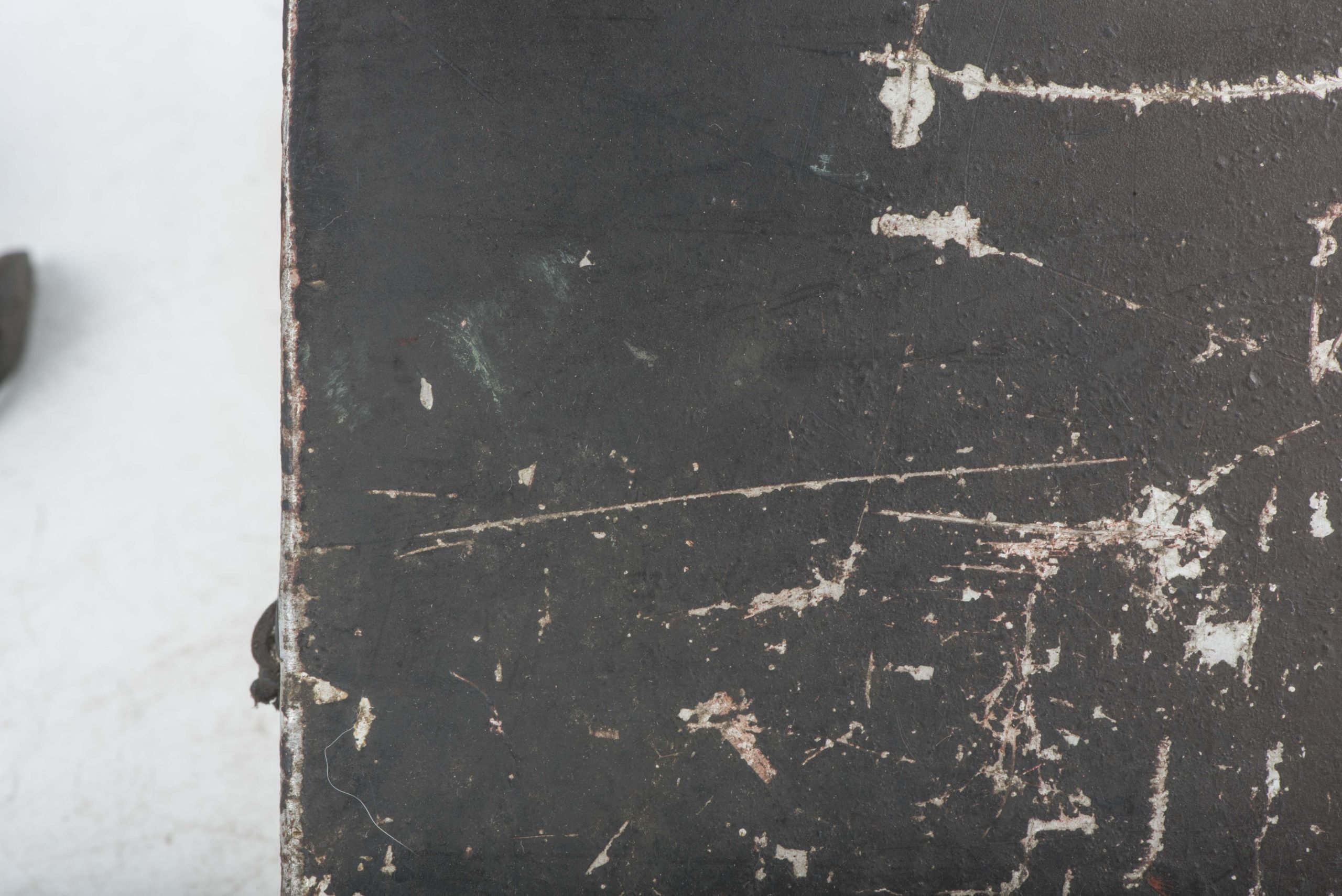 Aluminium MG34 u. MG42 ammunition case in factory two tone camouflage — image 5