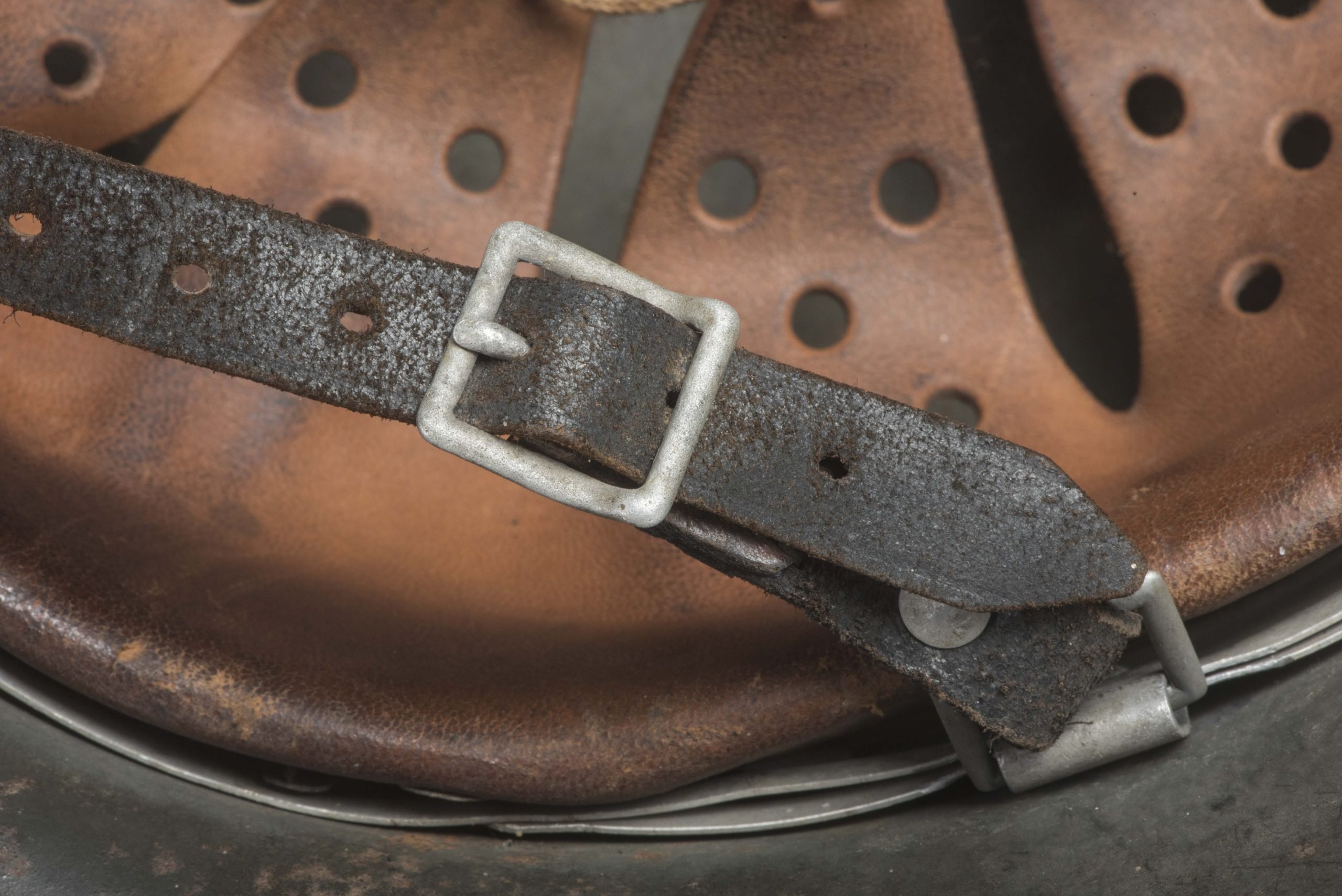 Q66 M35 double decal Heer helmet from Castricum — image 18