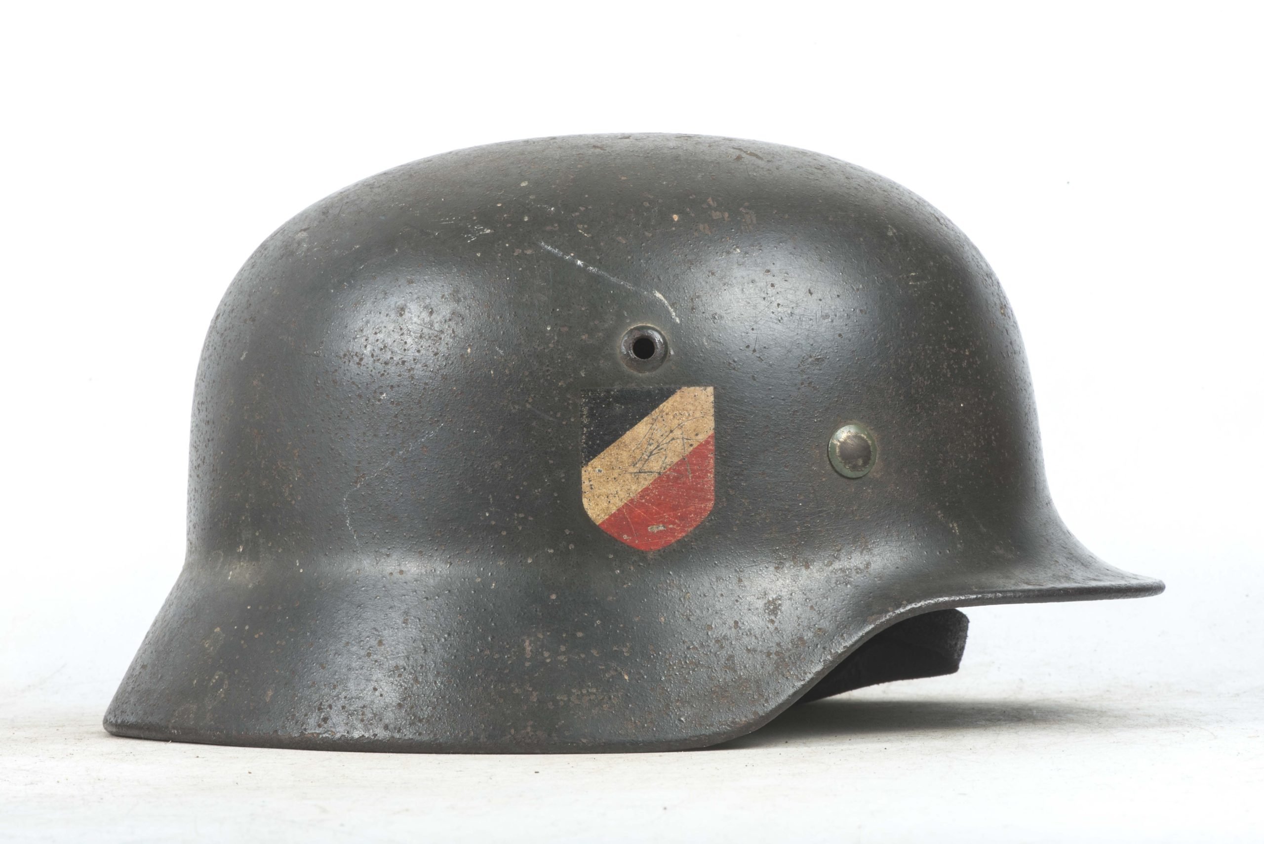 Q66 M35 double decal Heer helmet from Castricum — image 6