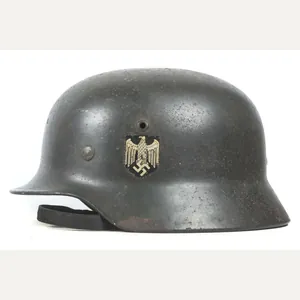 Q66 M35 double decal Heer helmet from Castricum