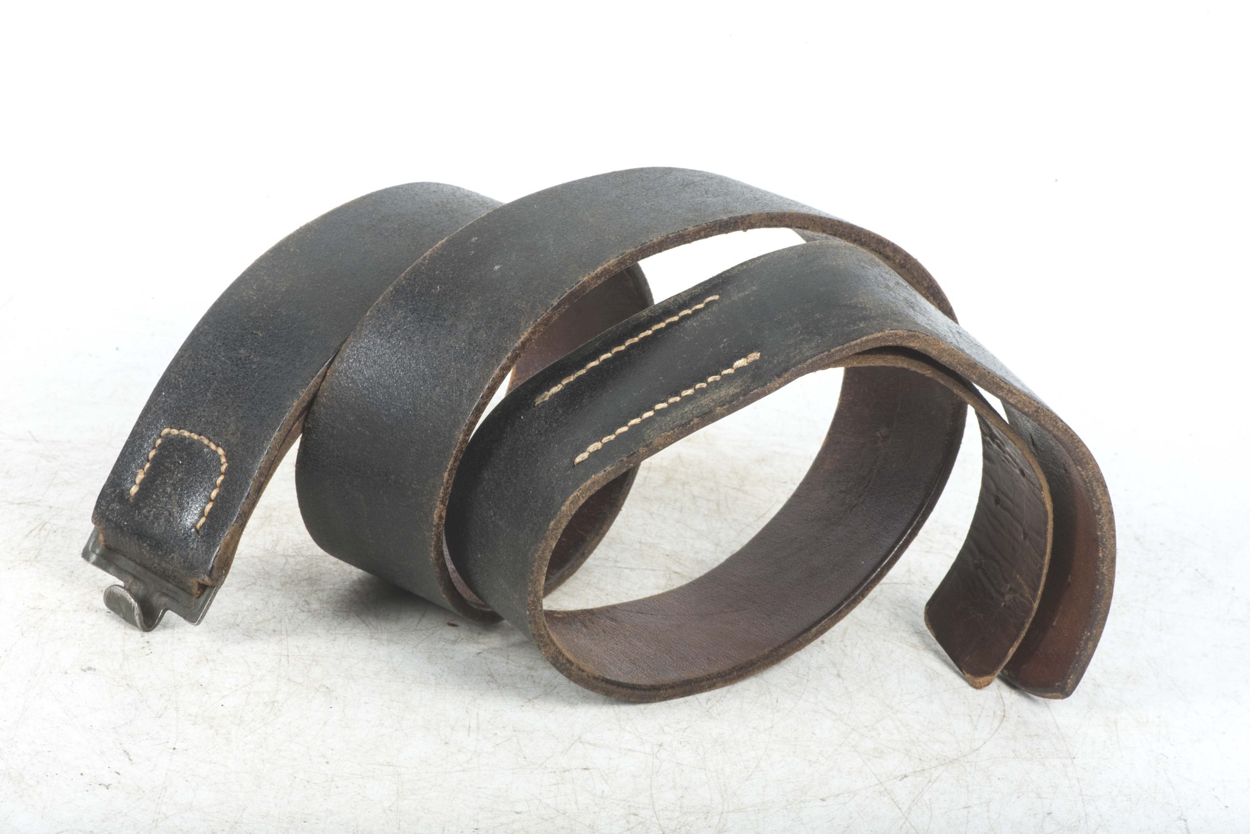 Leather equipment belt size 100 marked jnb 1942 — image 3