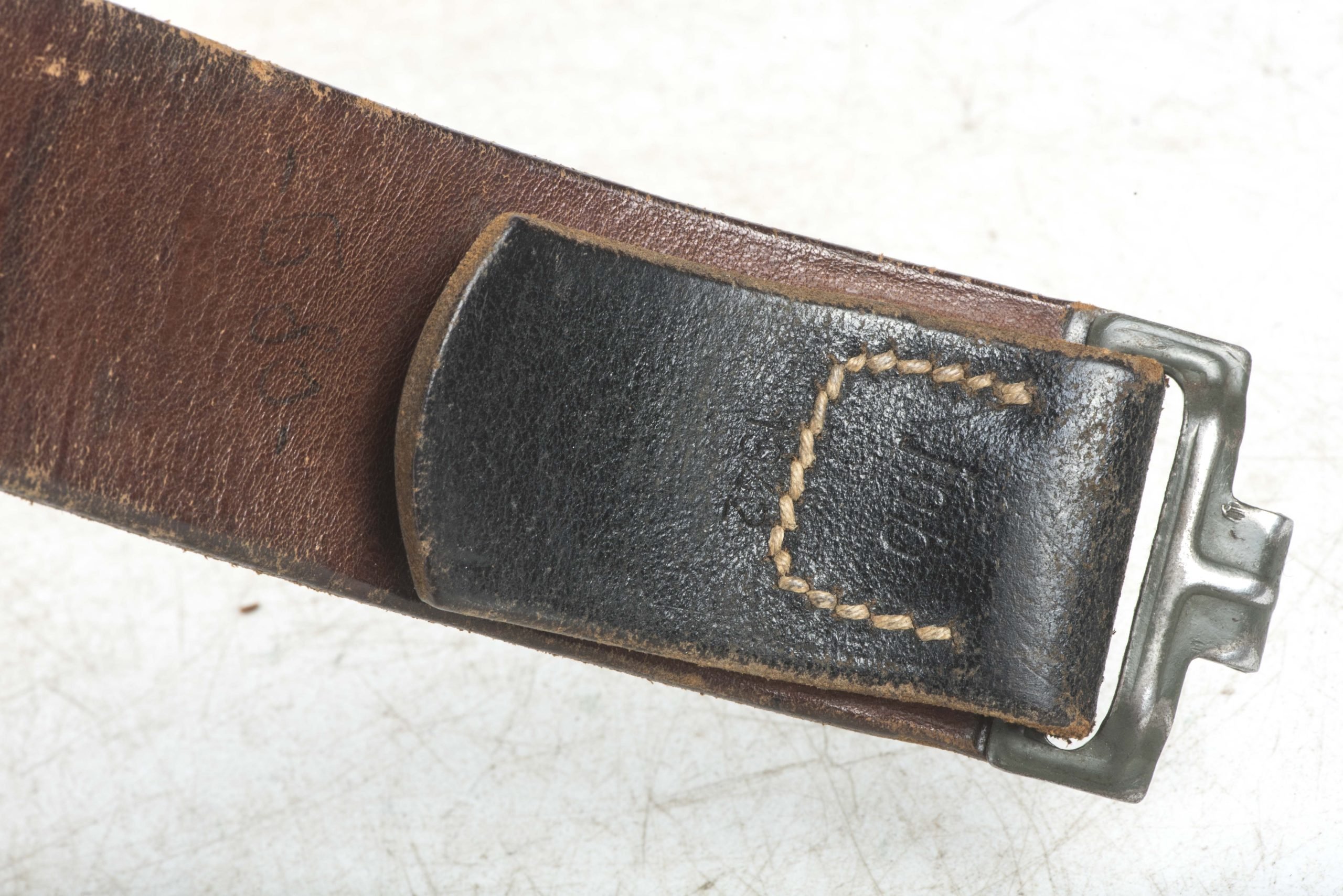 Leather equipment belt size 100 marked jnb 1942 — image 7