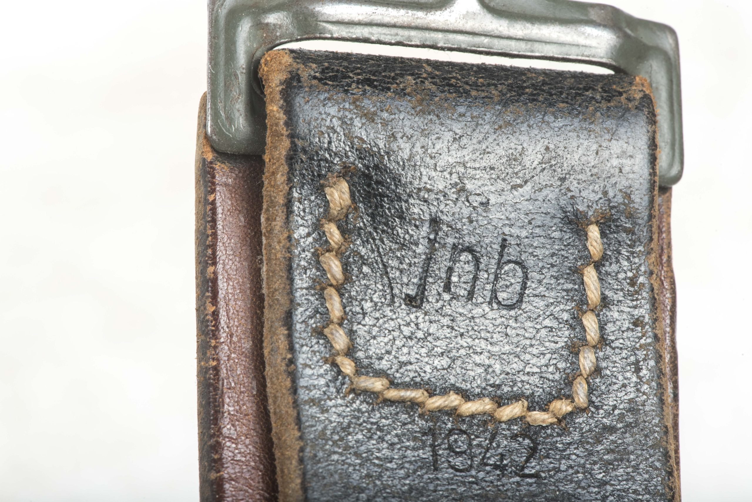 Leather equipment belt size 100 marked jnb 1942 — image 9