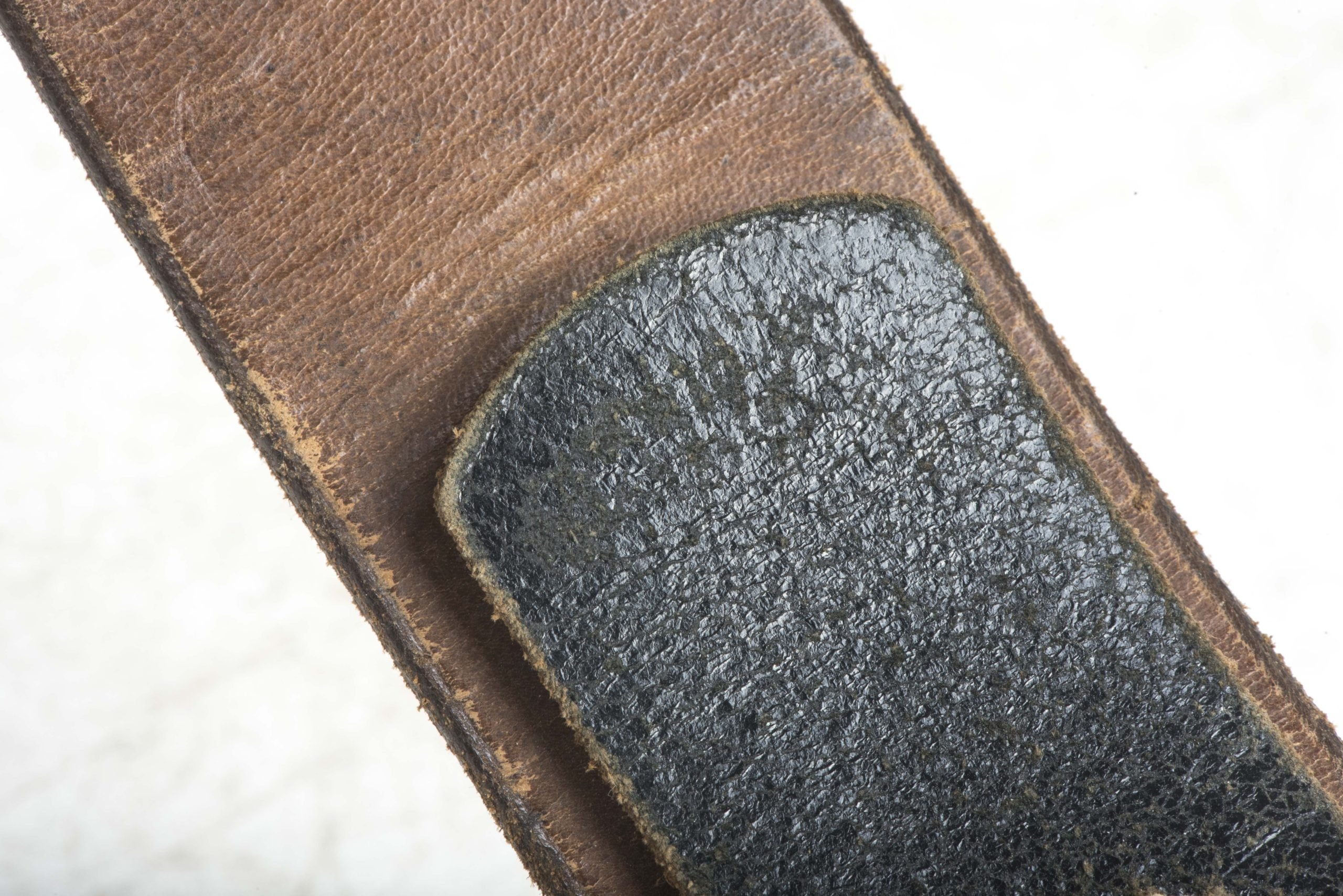 Leather equipment belt size 95 marked R.B.Nr. 0/0676/0120 43 — image 8