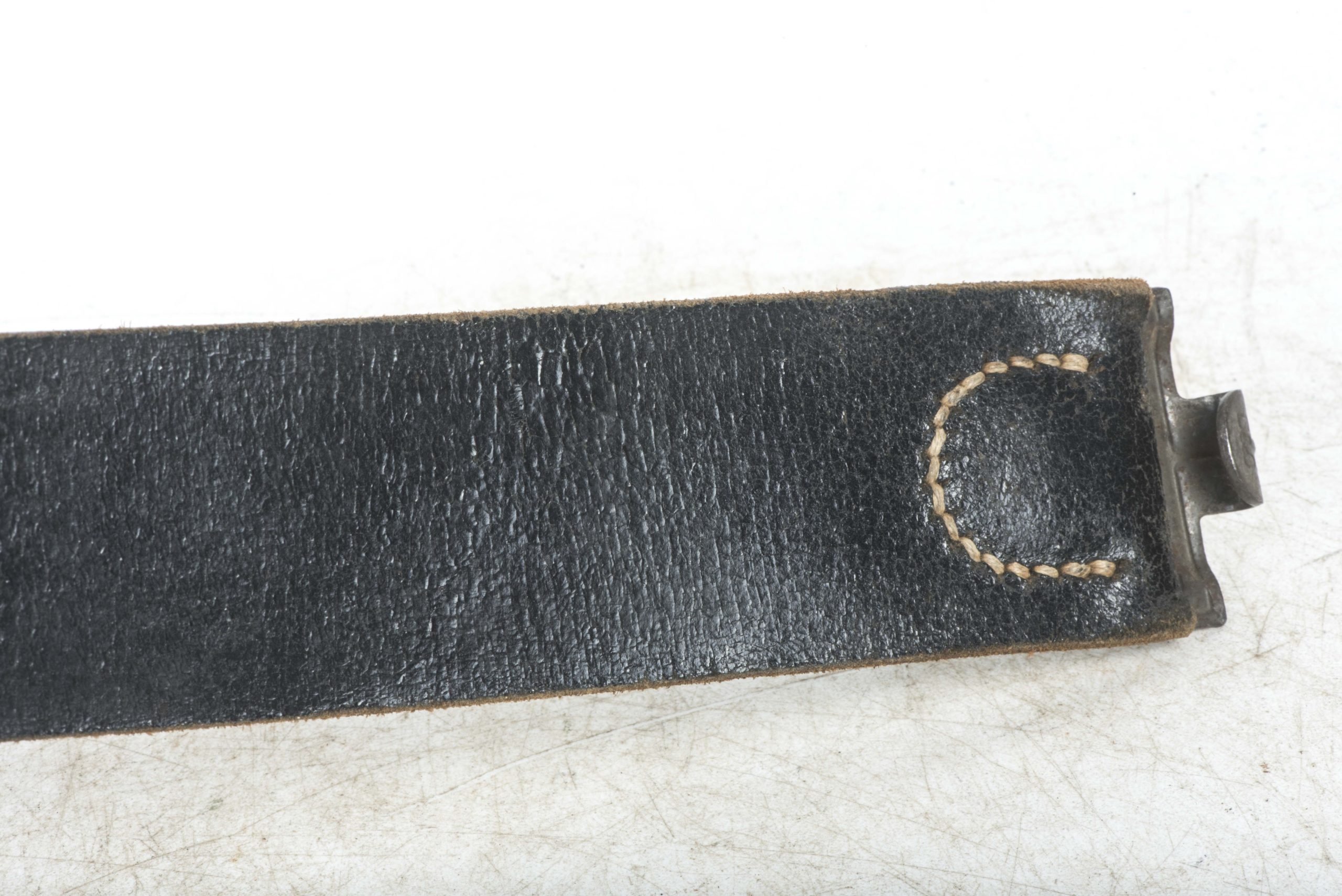 Leather equipment belt size 95 marked R.B.Nr. 0/0676/0120 43 — image 9