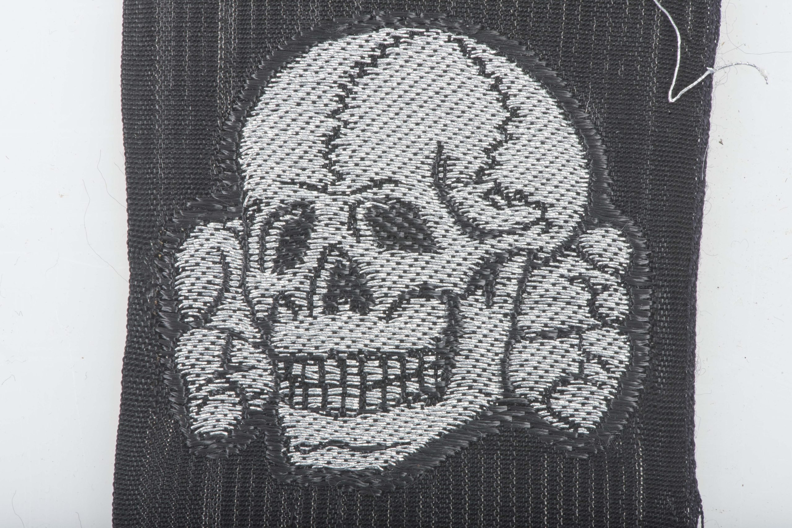 Waffen-SS officer flatwire BeVo cap skull — image 2