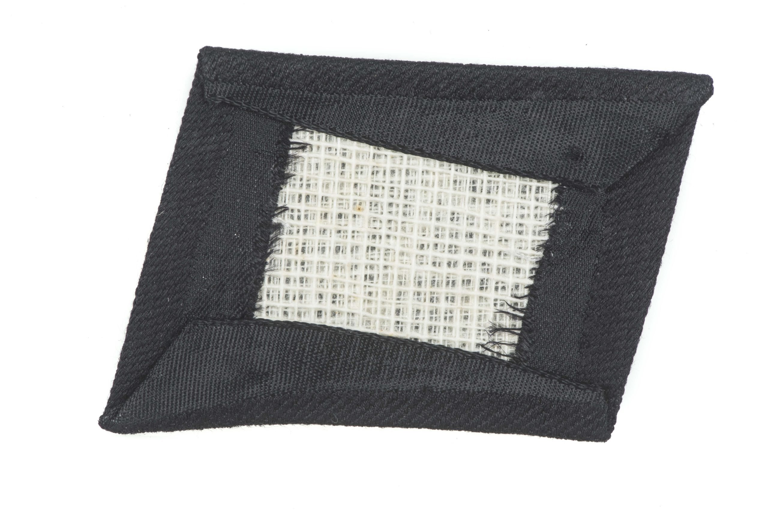 Waffen-SS EM/NCO BeVo runic collar tab — image 2
