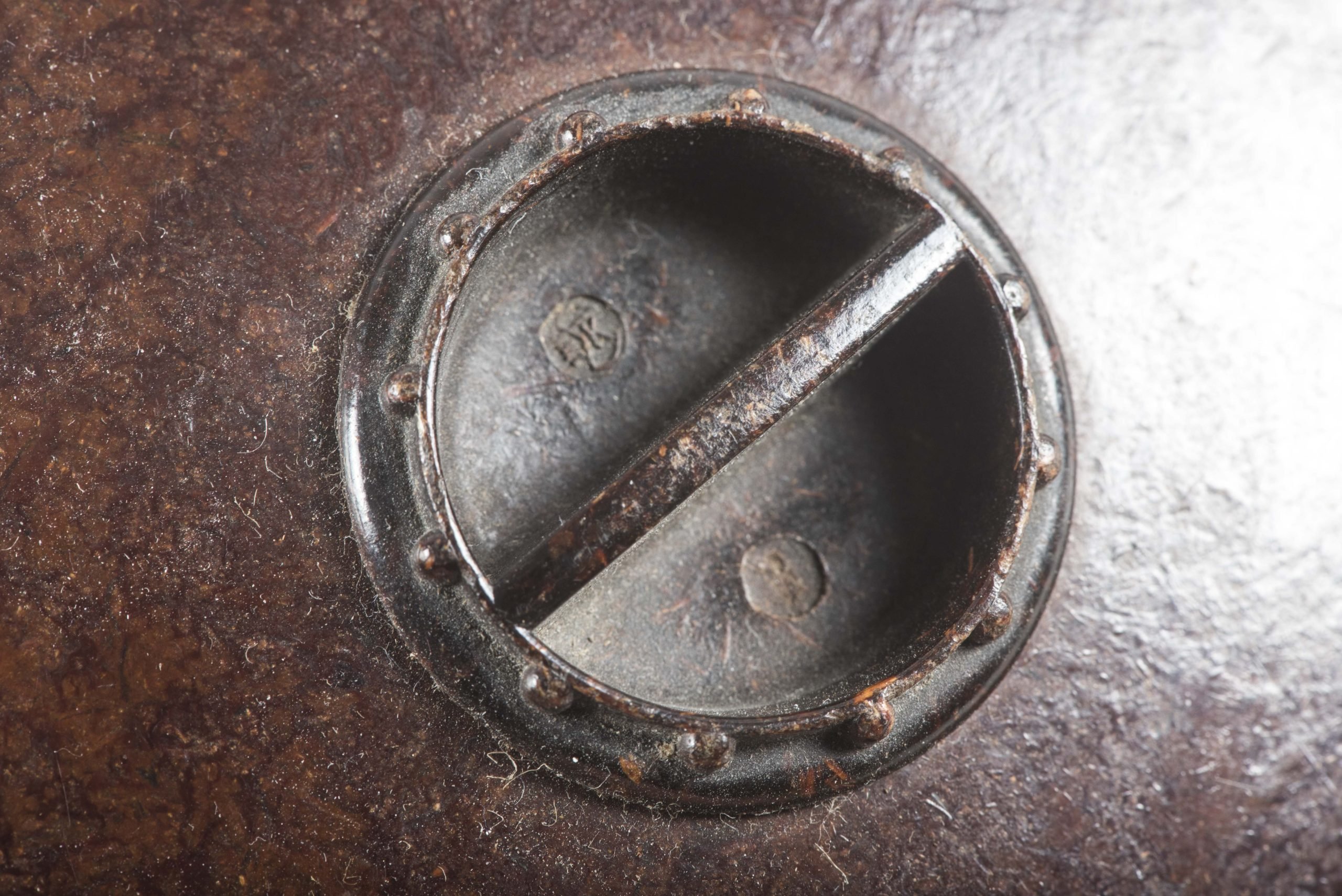 Brown salt container marked 1W K 1942 — image 4