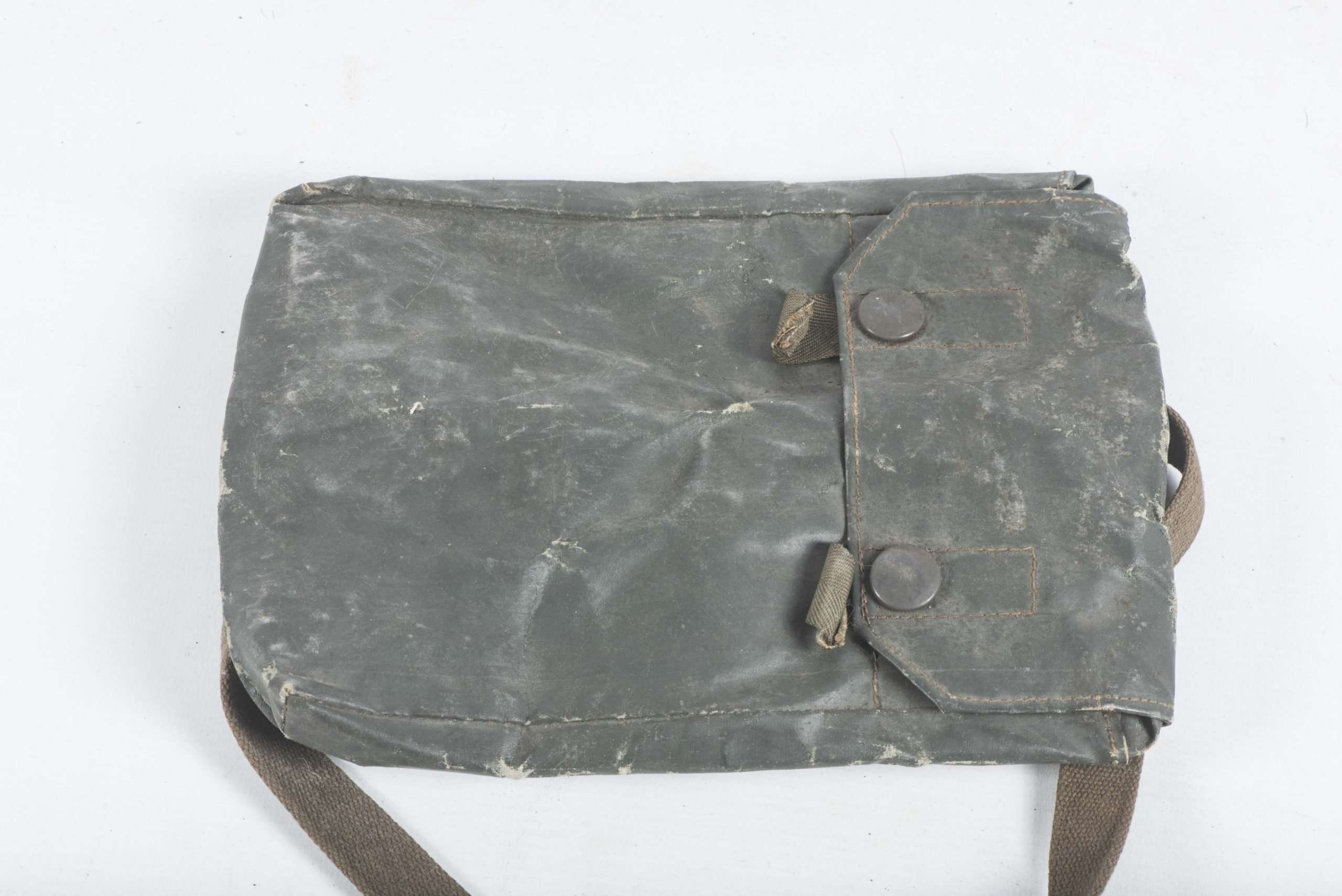 Short M38 gasmask canister set with A2B mask and gascape pouch — image 10