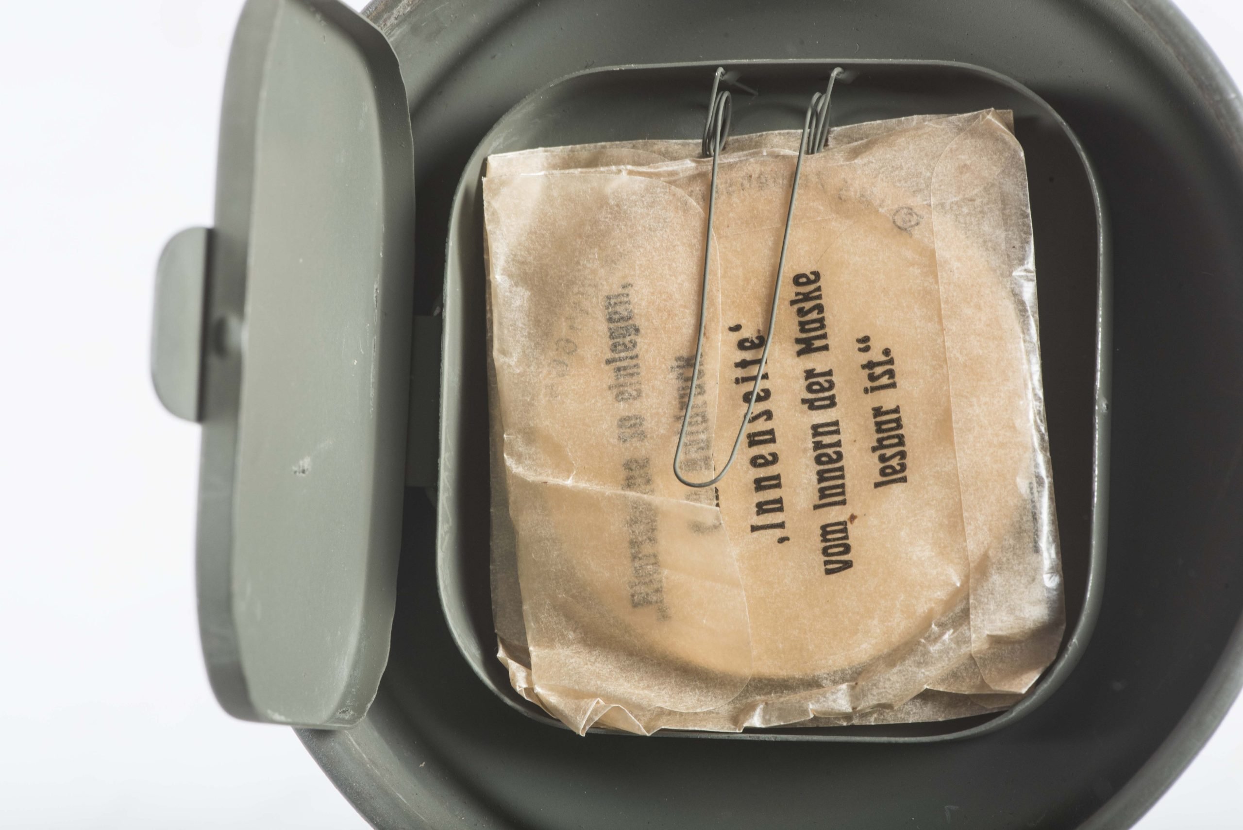 Short M38 gasmask canister set with A2B mask and gascape pouch — image 13