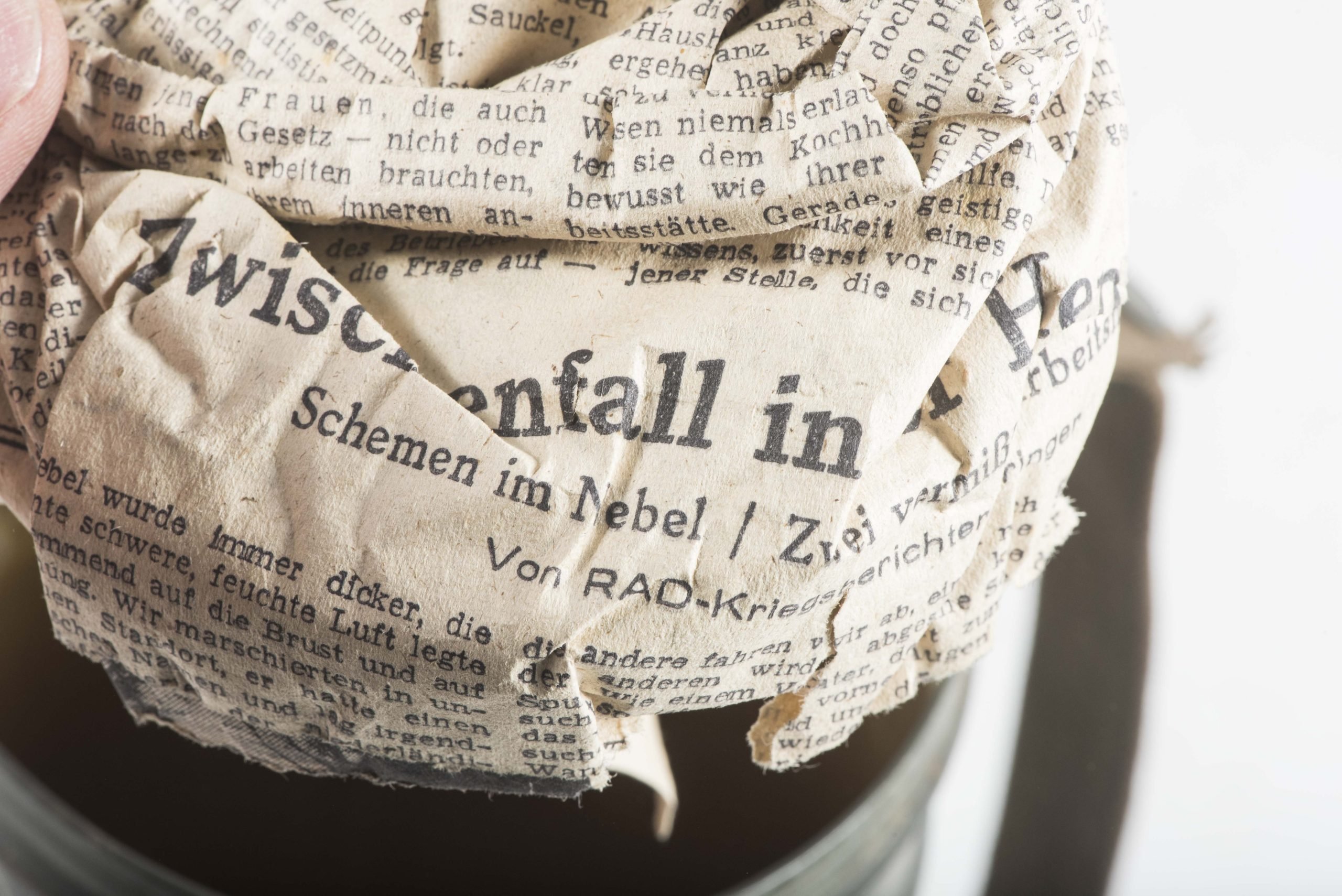 Short M38 gasmask canister set with A2B mask and gascape pouch — image 14